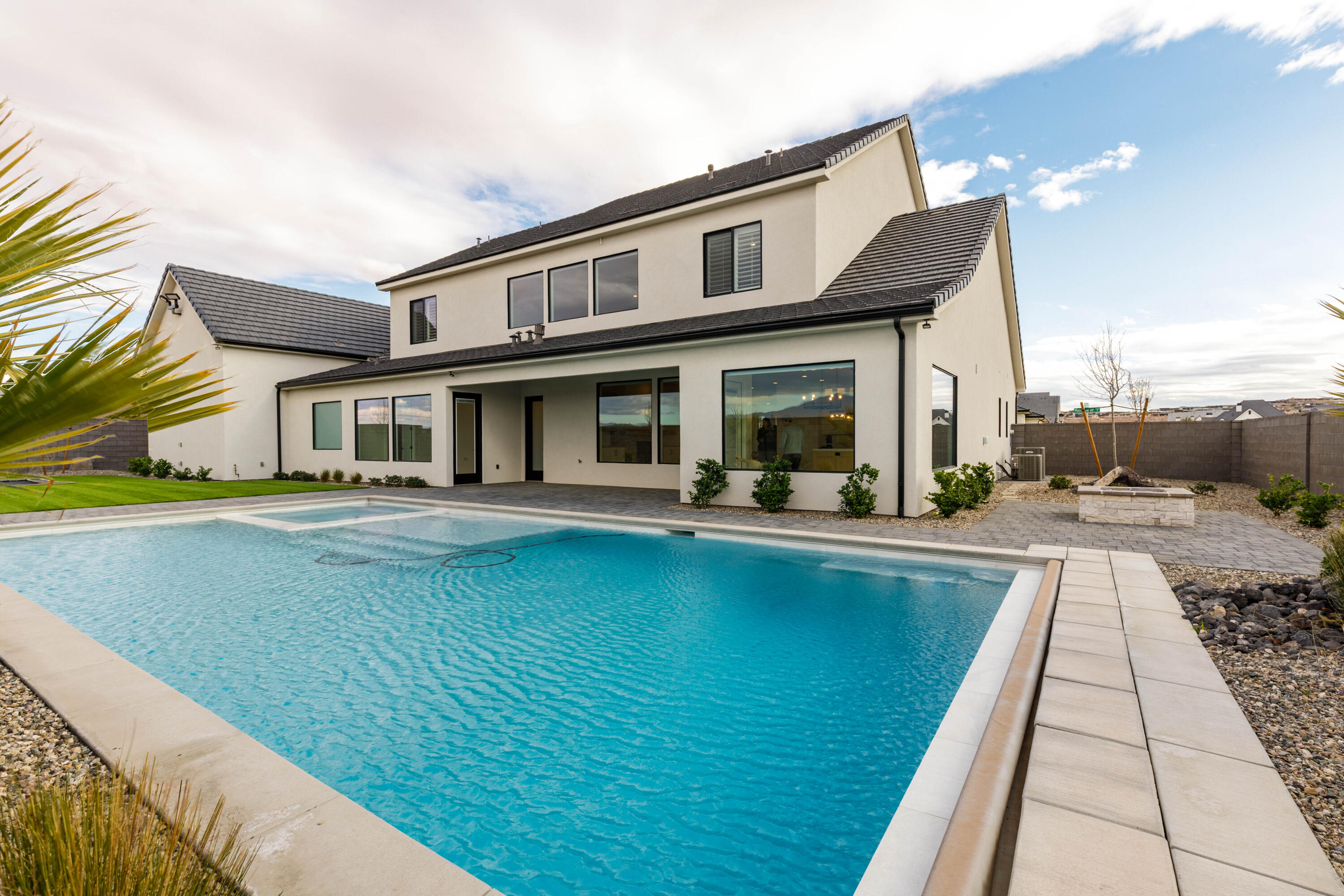 MOORLAND PARK - Residential