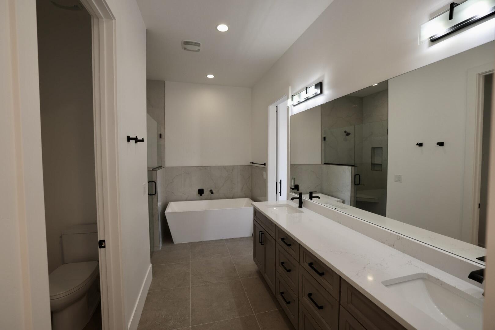 HAWKEYE POINTE SUB - Residential