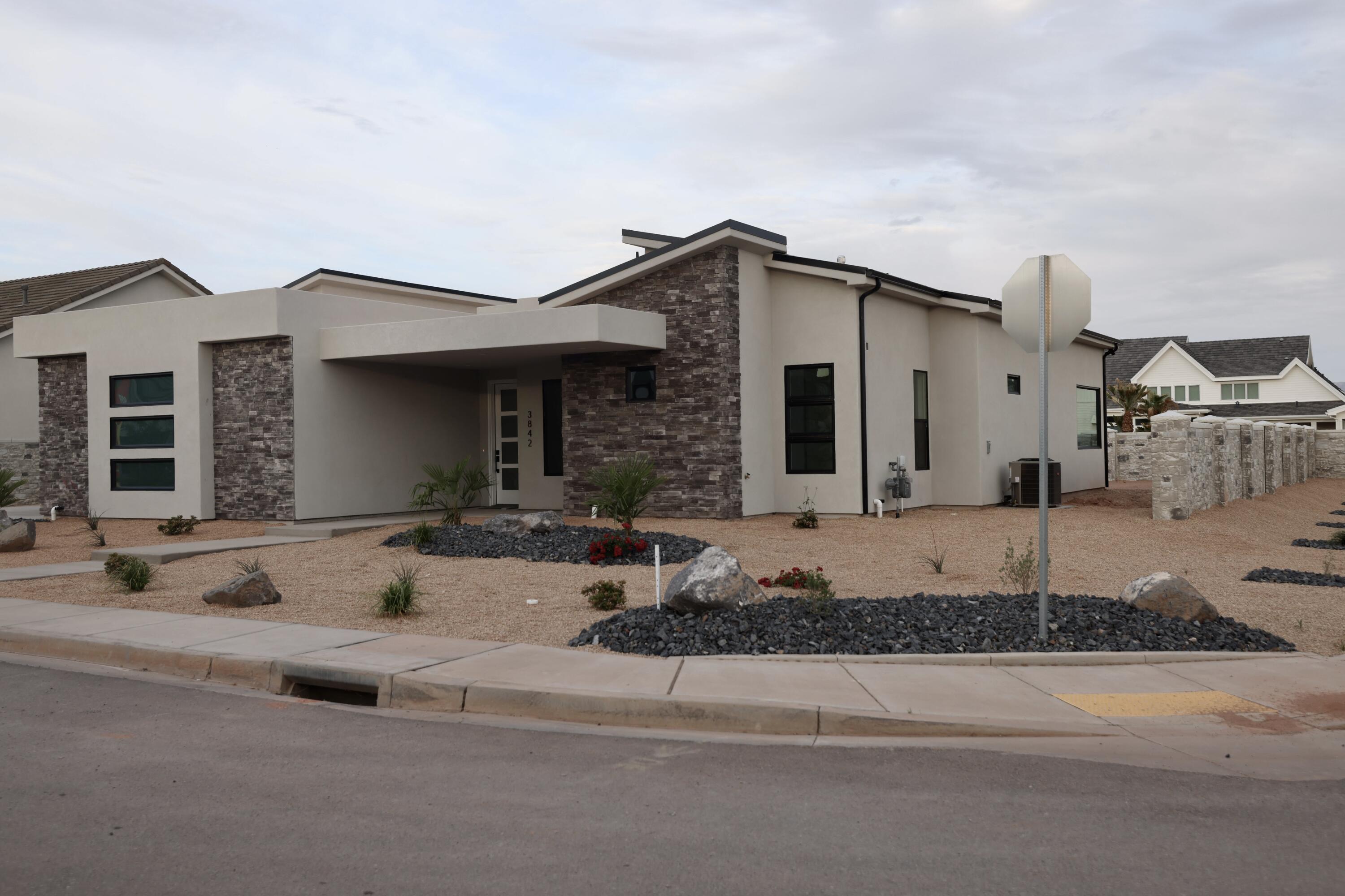 HAWKEYE POINTE SUB - Residential