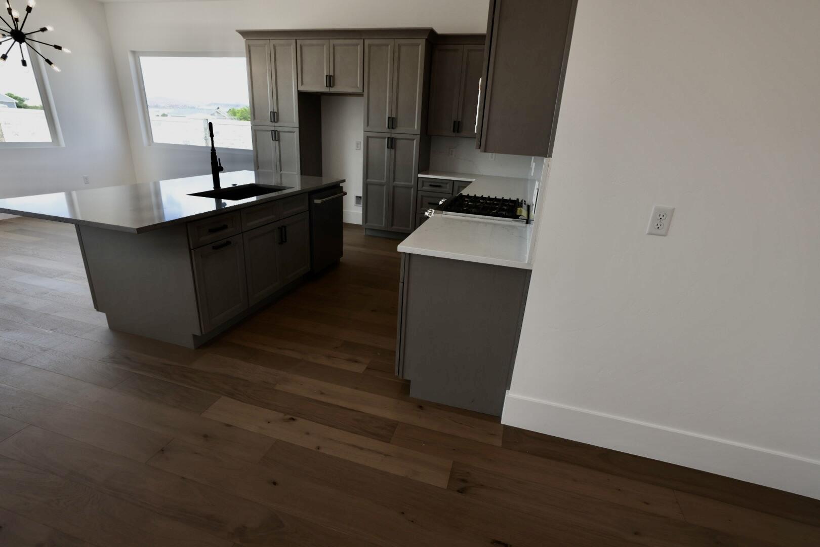 HAWKEYE POINTE SUB - Residential