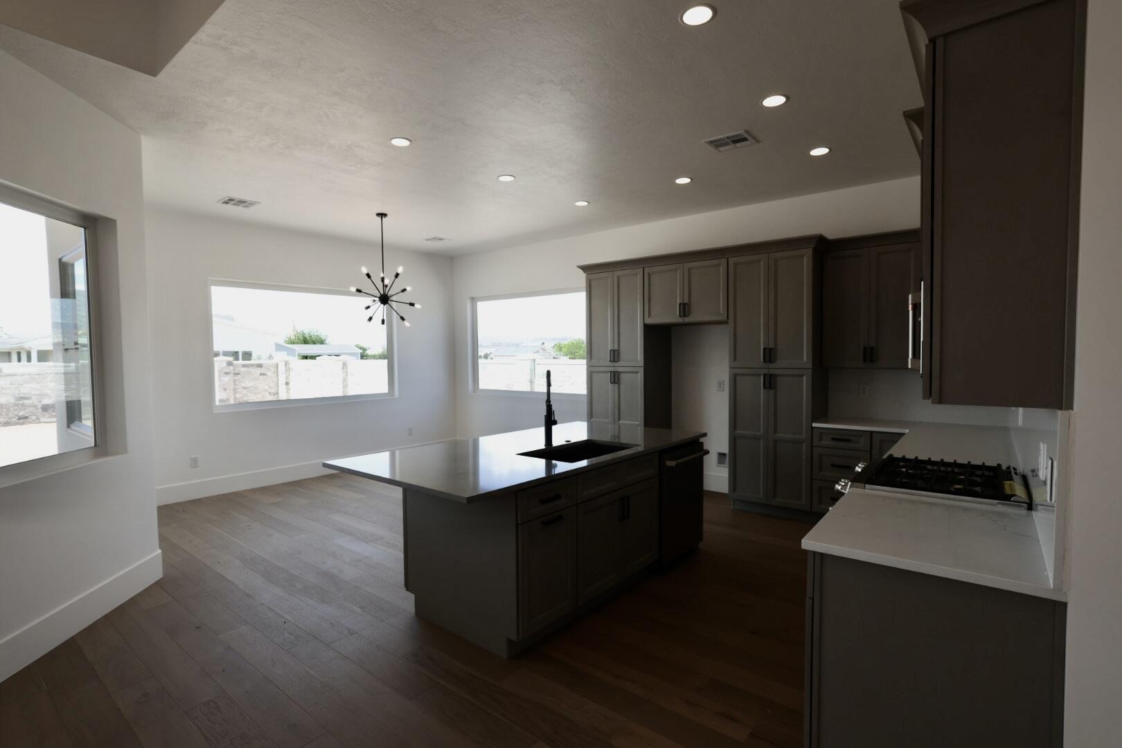 HAWKEYE POINTE SUB - Residential