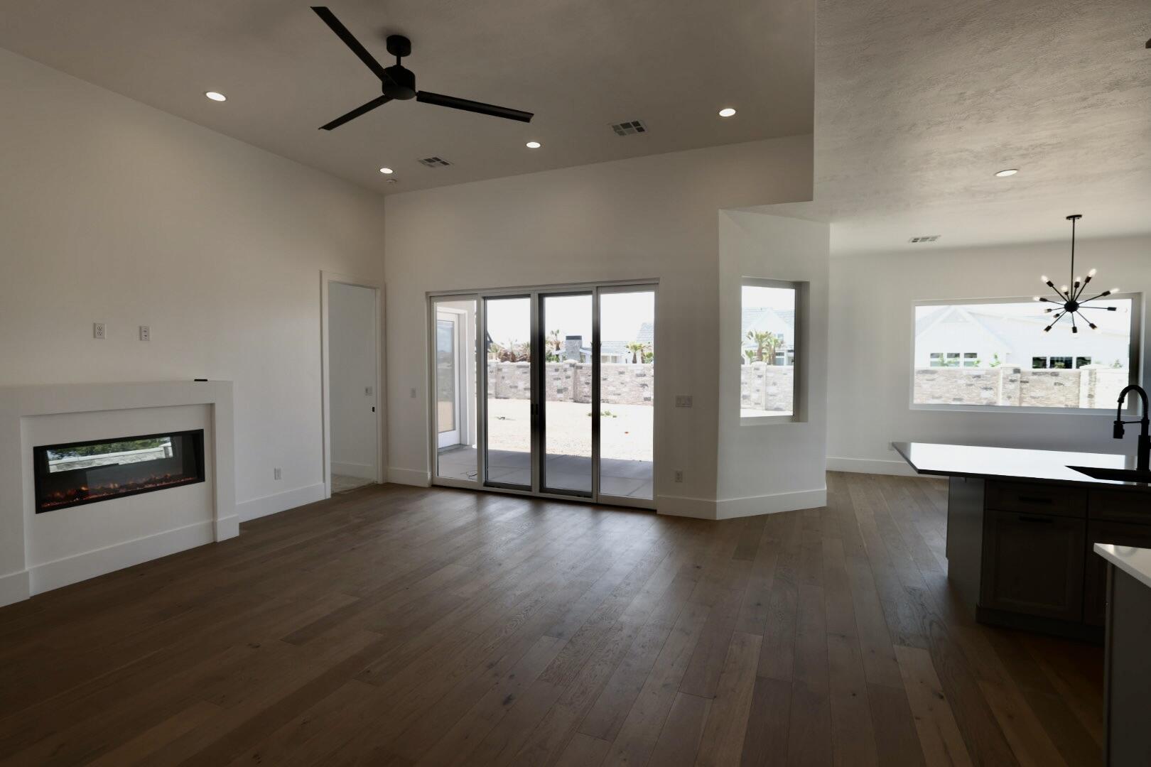 HAWKEYE POINTE SUB - Residential