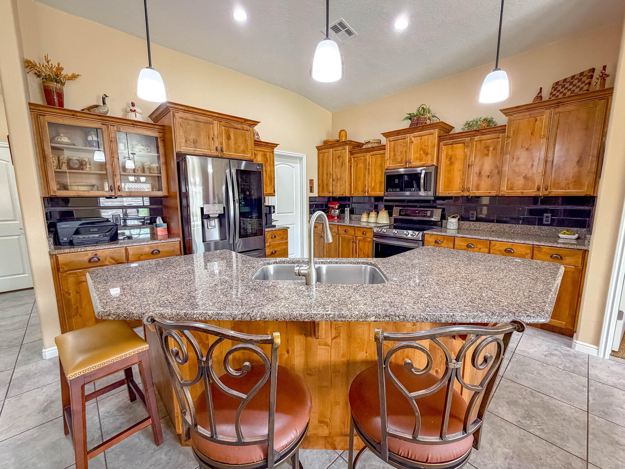 ROCK HAMPTON - Residential