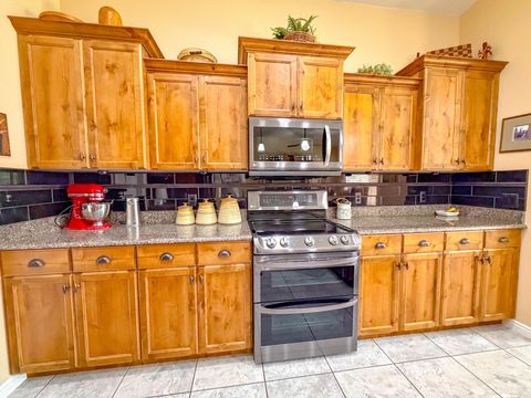 Tiny photo for 3571 W 250 N, Hurricane, UT 84737 (MLS # 26-270334)