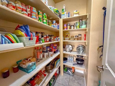 Tiny photo for 3571 W 250 N, Hurricane, UT 84737 (MLS # 26-270334)