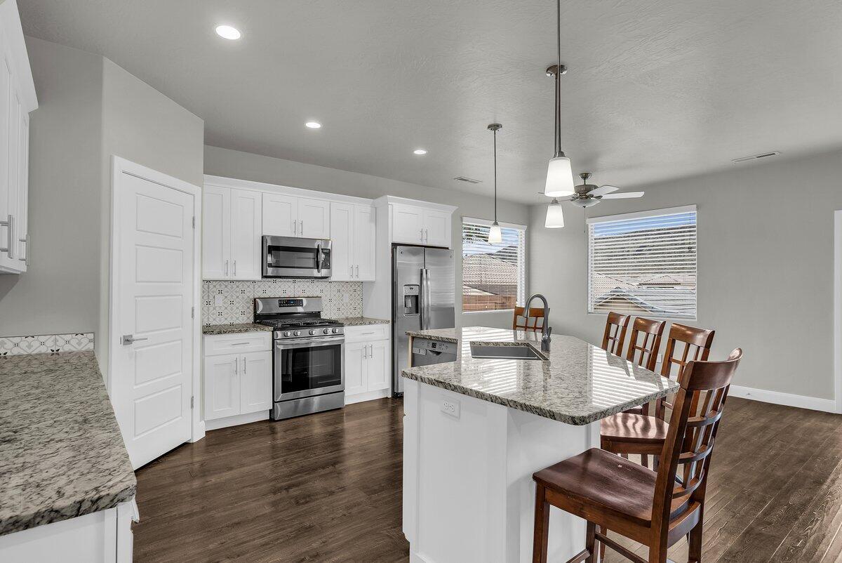 DIXIE SPRINGS - Residential