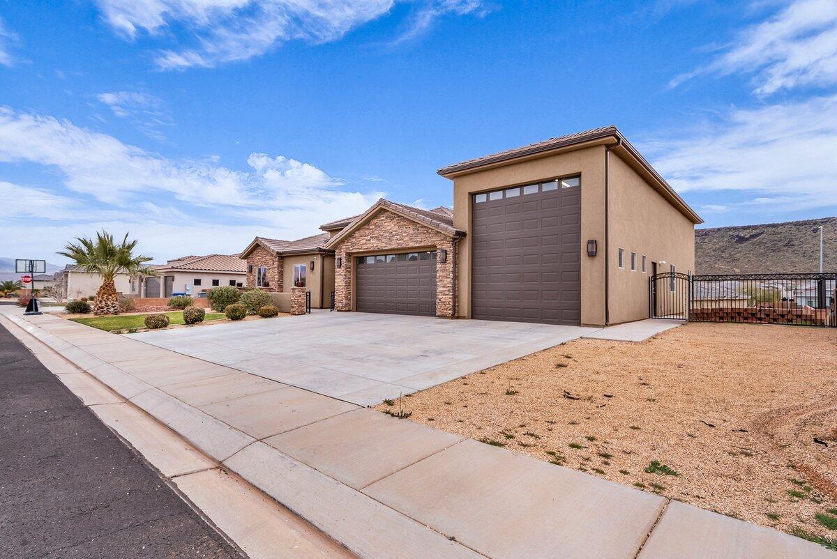 DIXIE SPRINGS - Residential