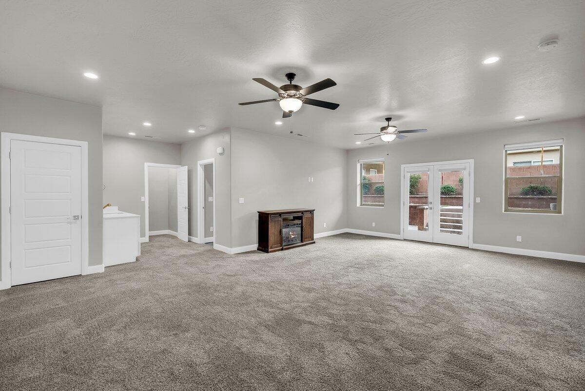 DIXIE SPRINGS - Residential