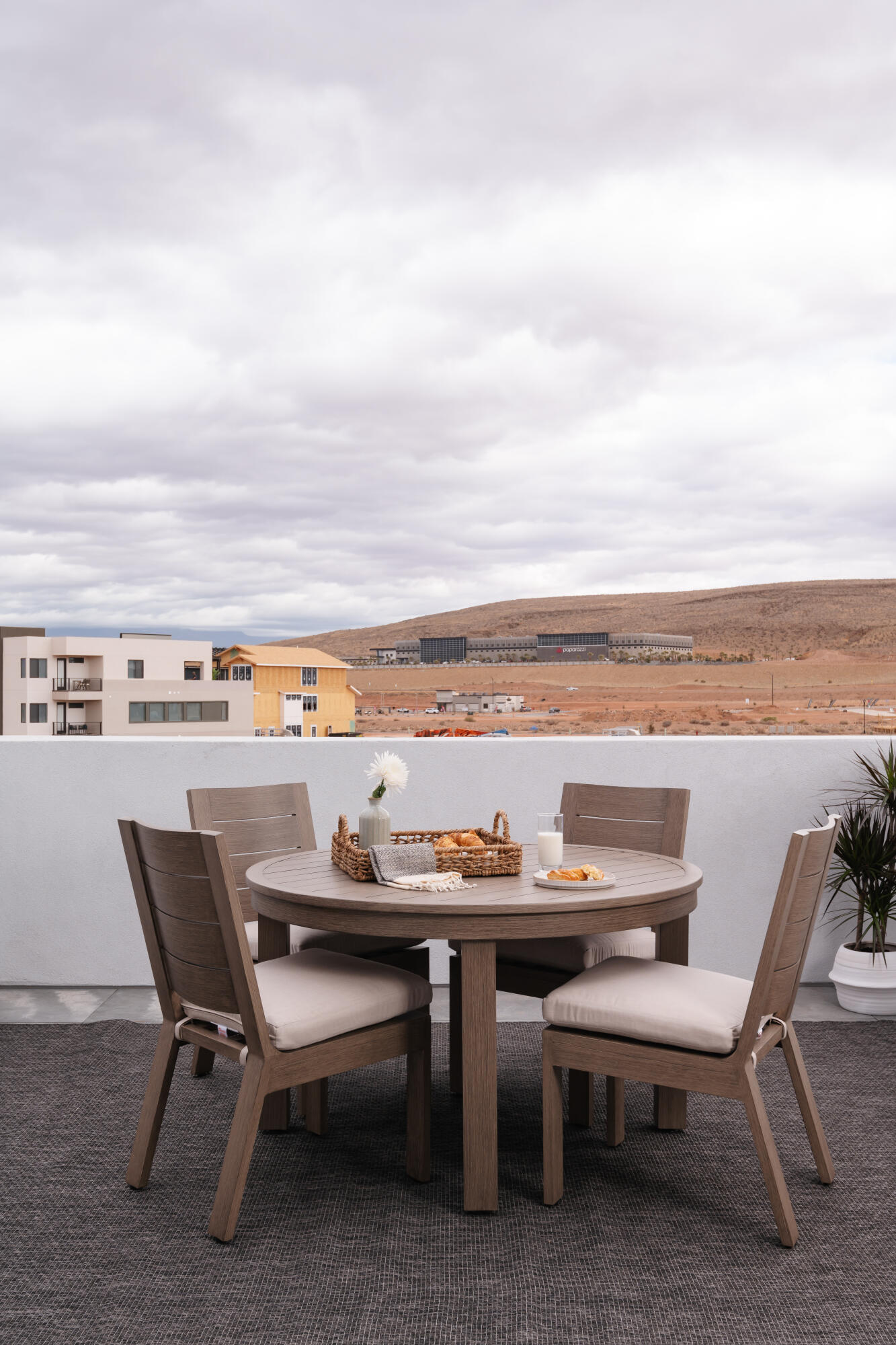 DESERT COLOR RESORT - Residential
