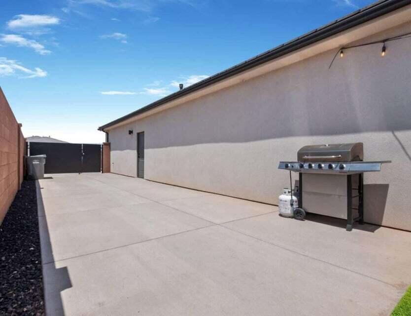 WARNER GATEWAY - Residential