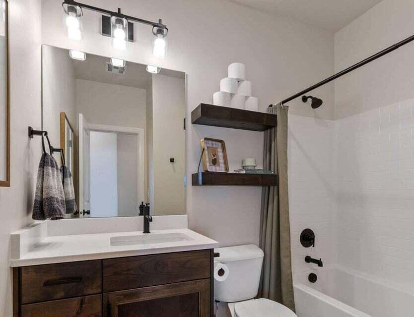 WARNER GATEWAY - Residential