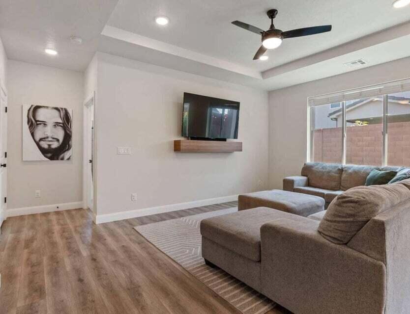 WARNER GATEWAY - Residential