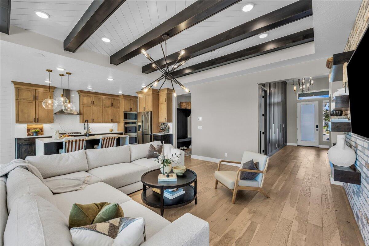 AUBURN HILLS - Residential