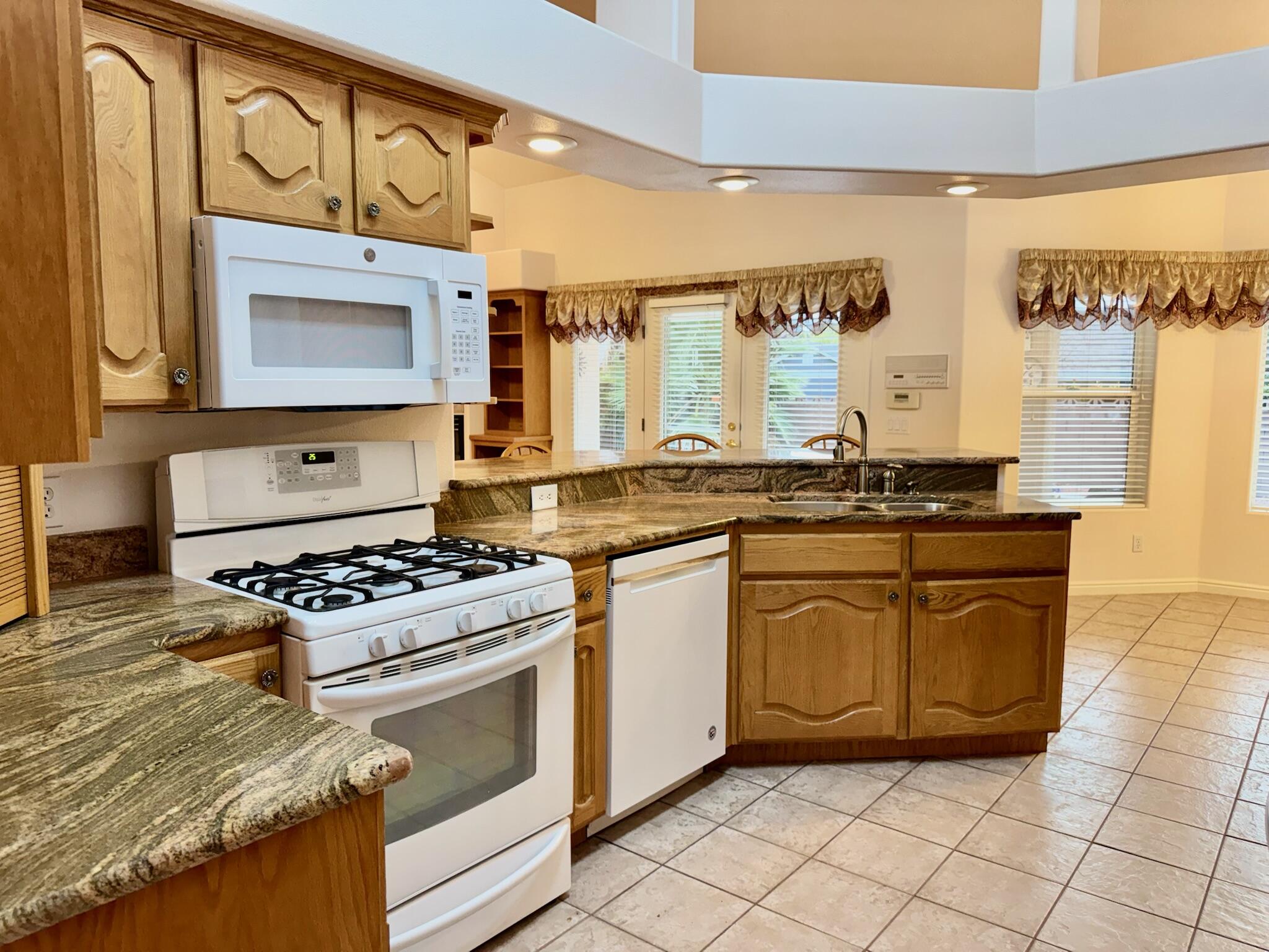 SUNSET PLATEAU - Residential