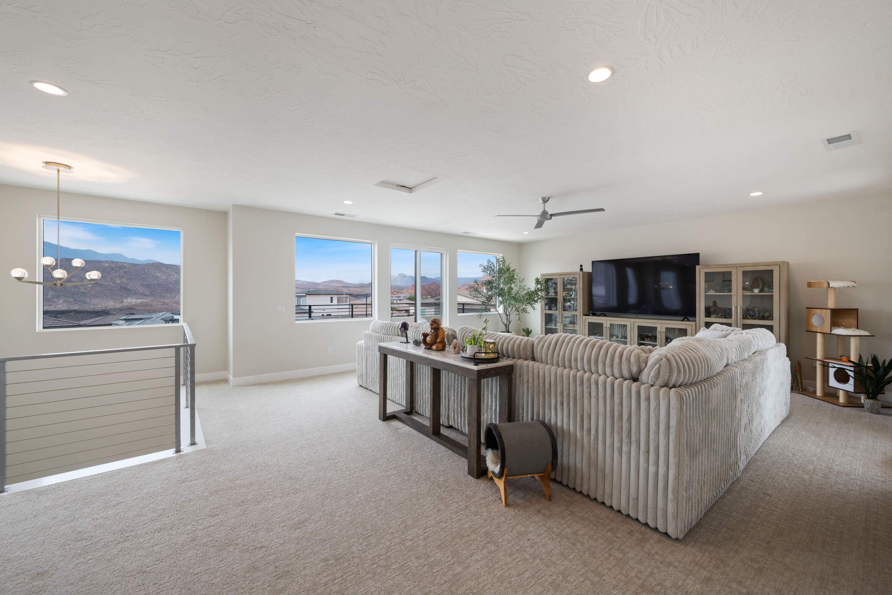 PEREGRINE POINTE WEST - Residential