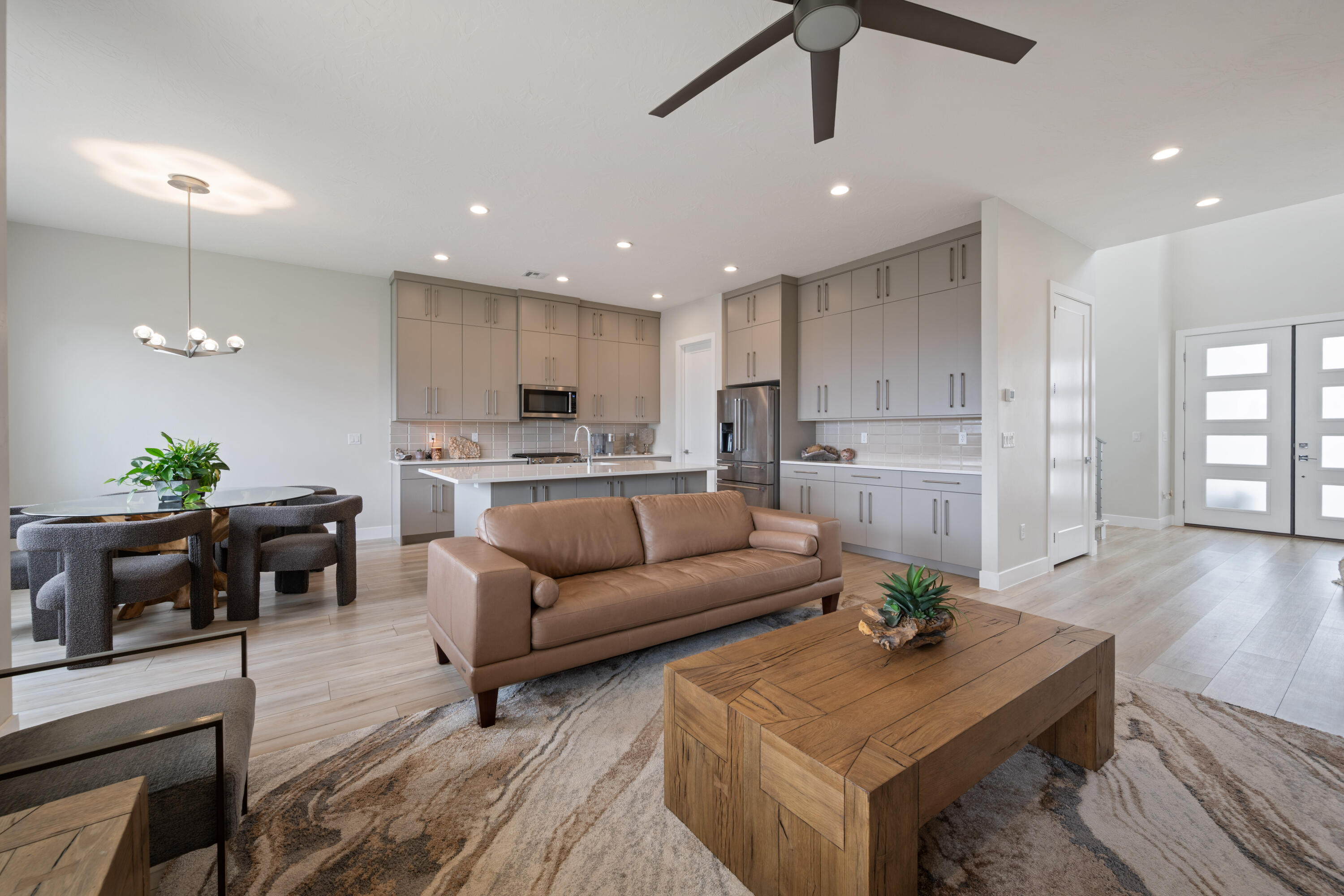 PEREGRINE POINTE WEST - Residential