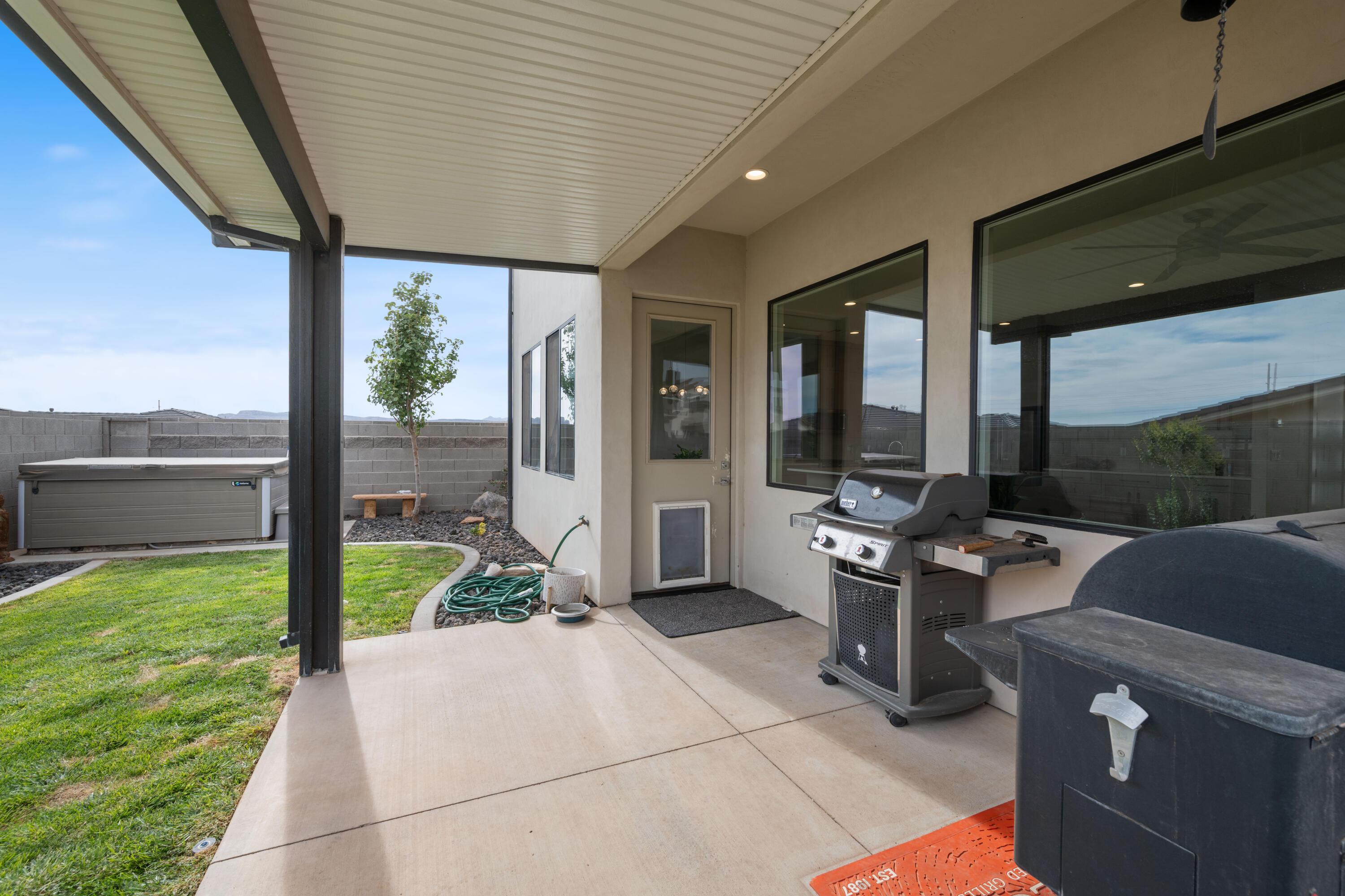 PEREGRINE POINTE WEST - Residential