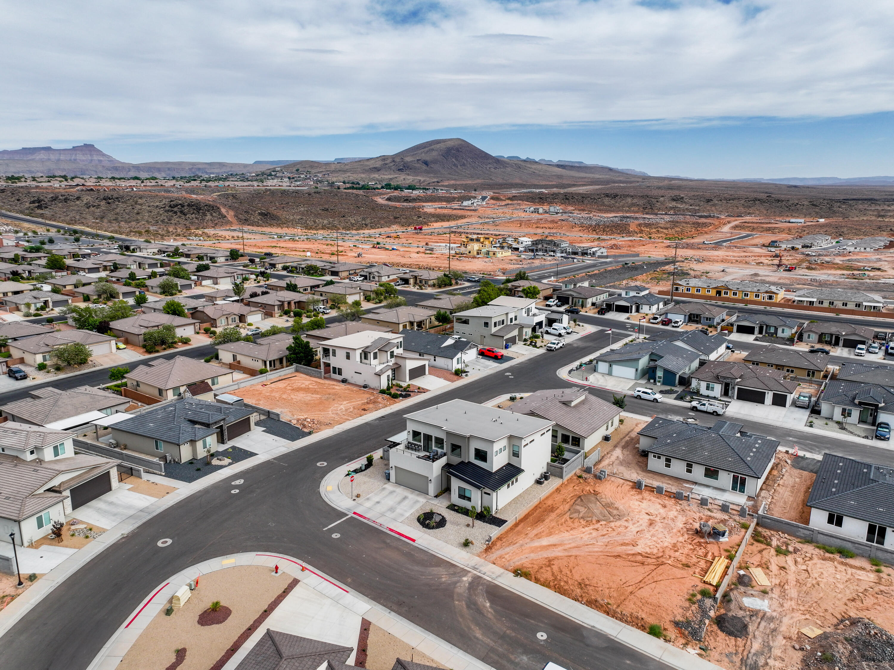 PEREGRINE POINTE WEST - Residential
