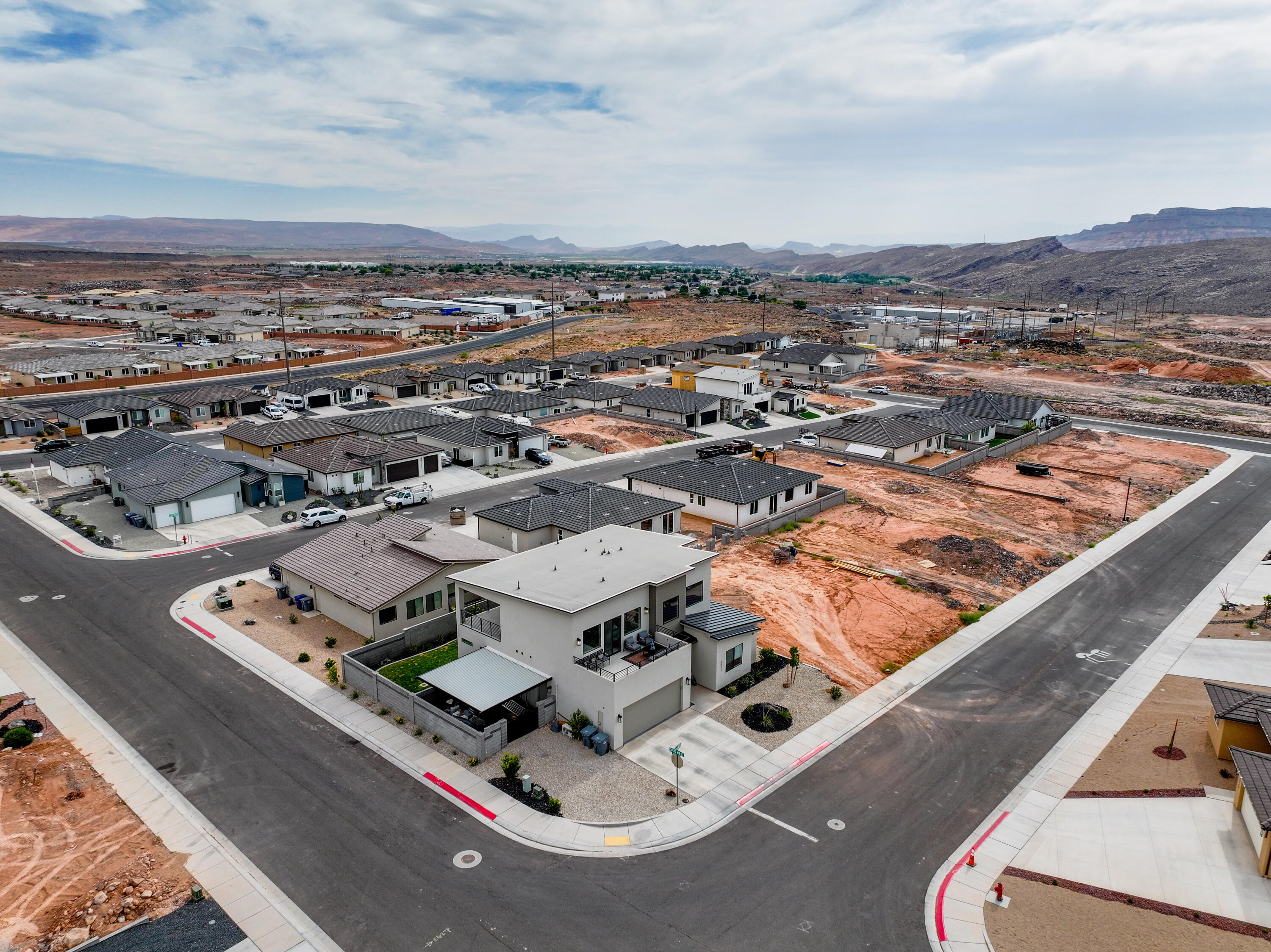 PEREGRINE POINTE WEST - Residential