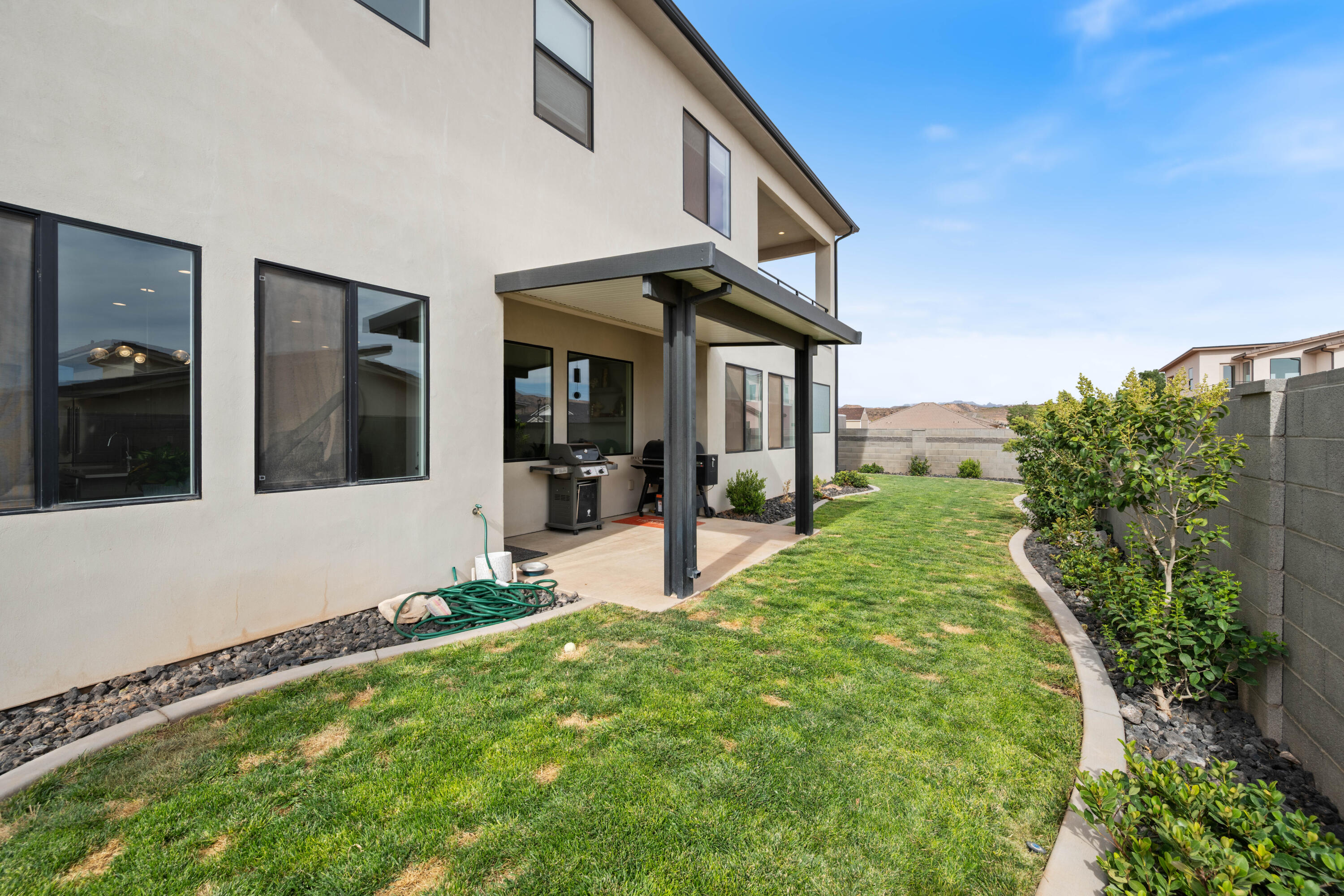 PEREGRINE POINTE WEST - Residential