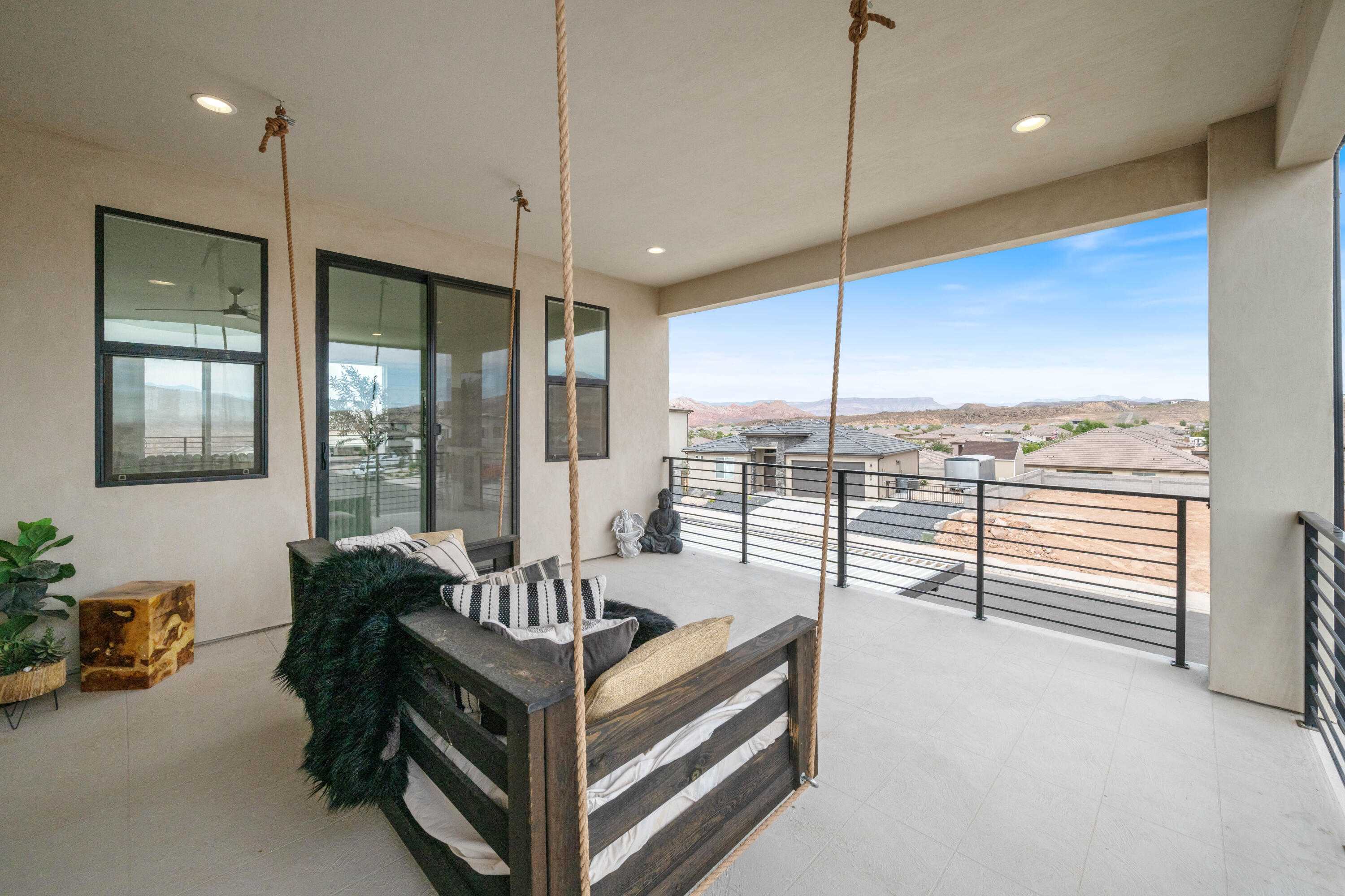 PEREGRINE POINTE WEST - Residential