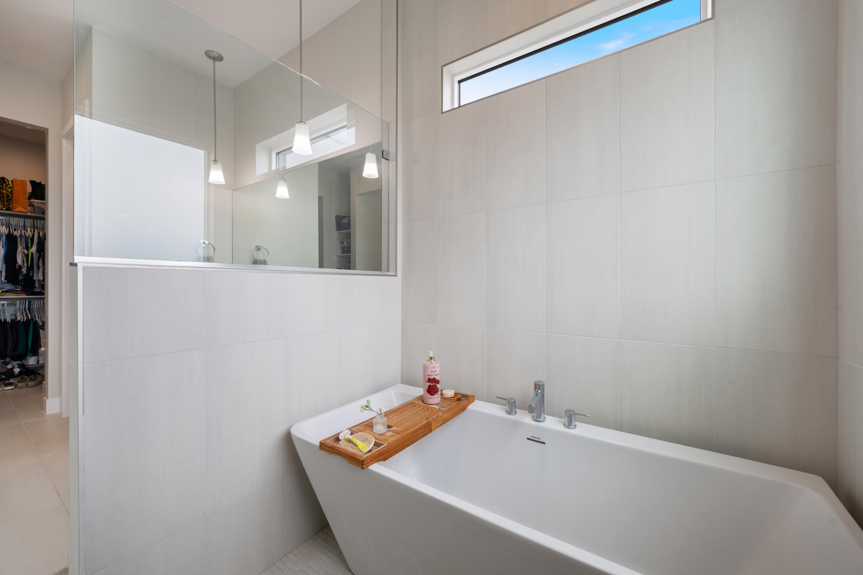 PEREGRINE POINTE WEST - Residential