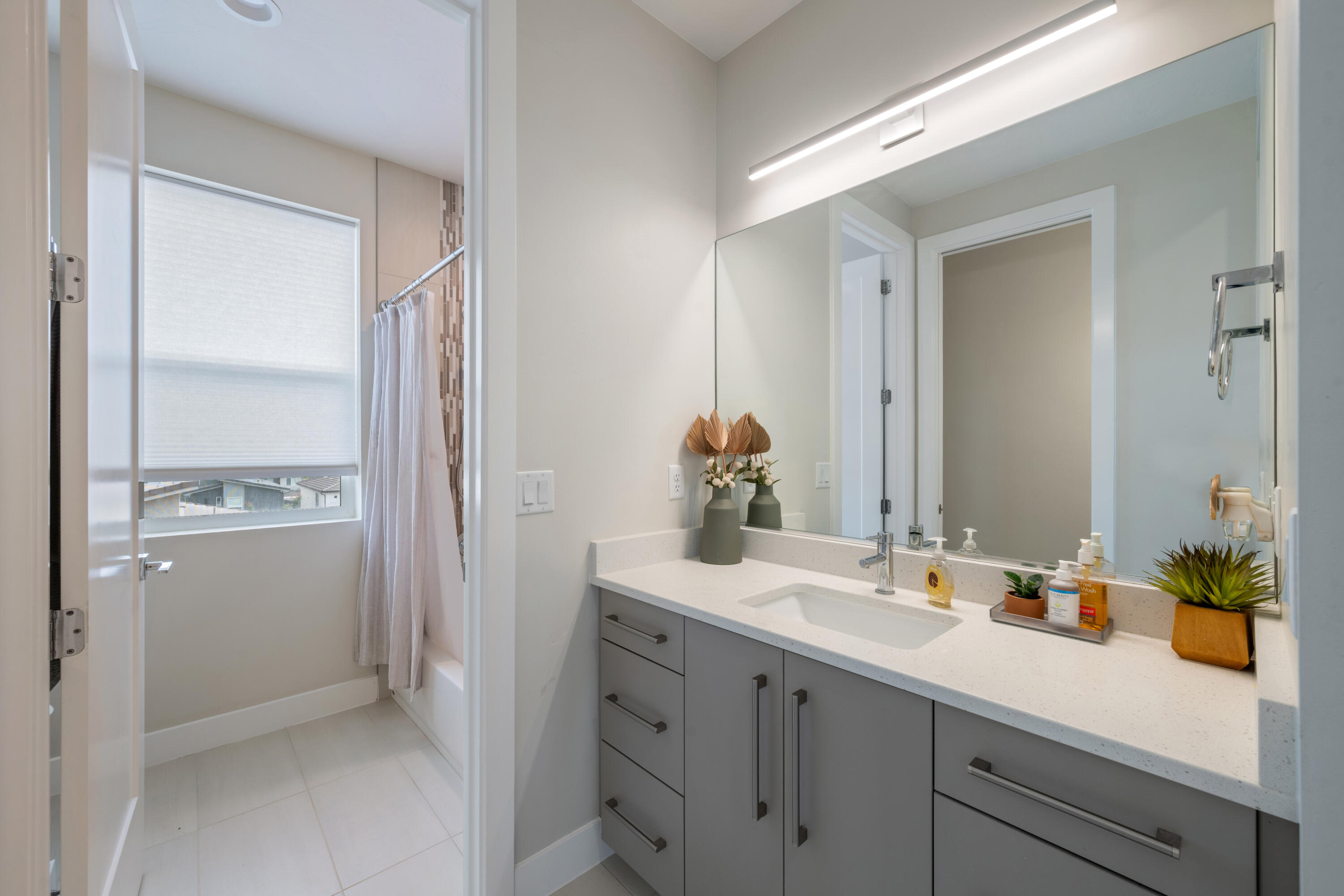 PEREGRINE POINTE WEST - Residential