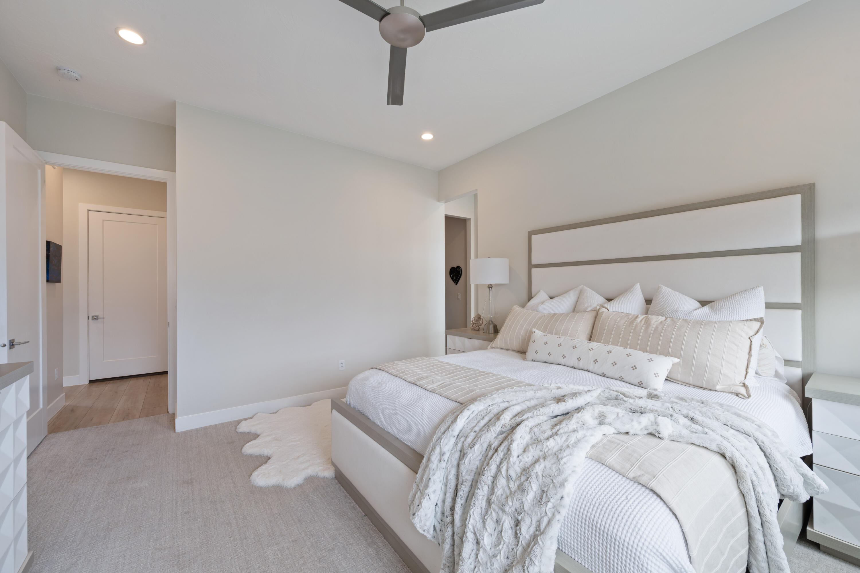 PEREGRINE POINTE WEST - Residential