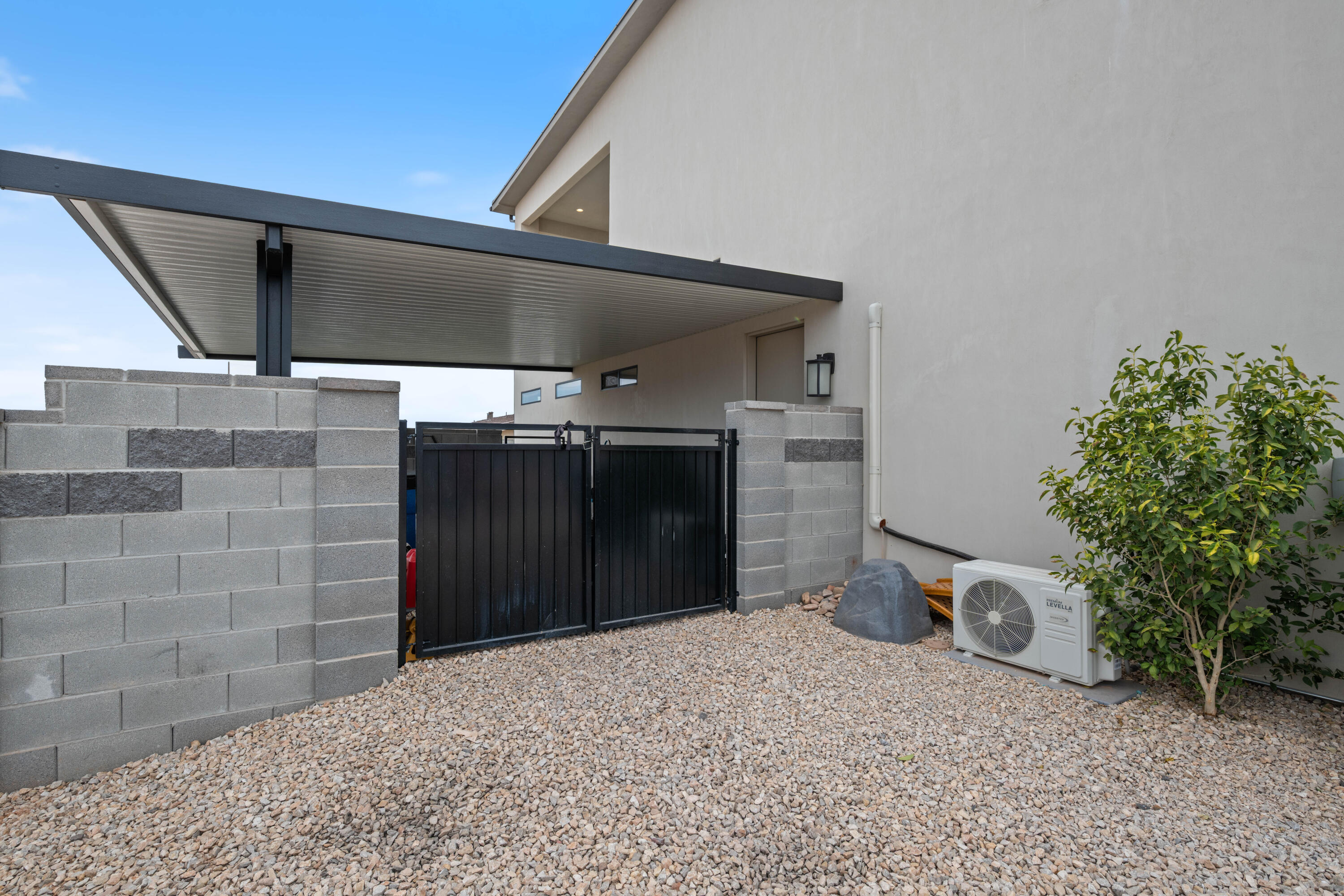 PEREGRINE POINTE WEST - Residential