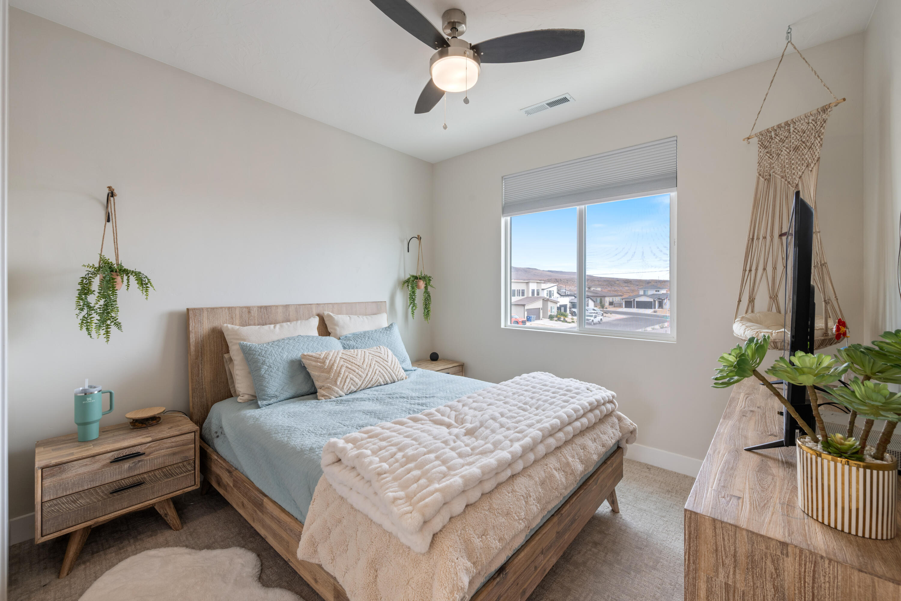 PEREGRINE POINTE WEST - Residential