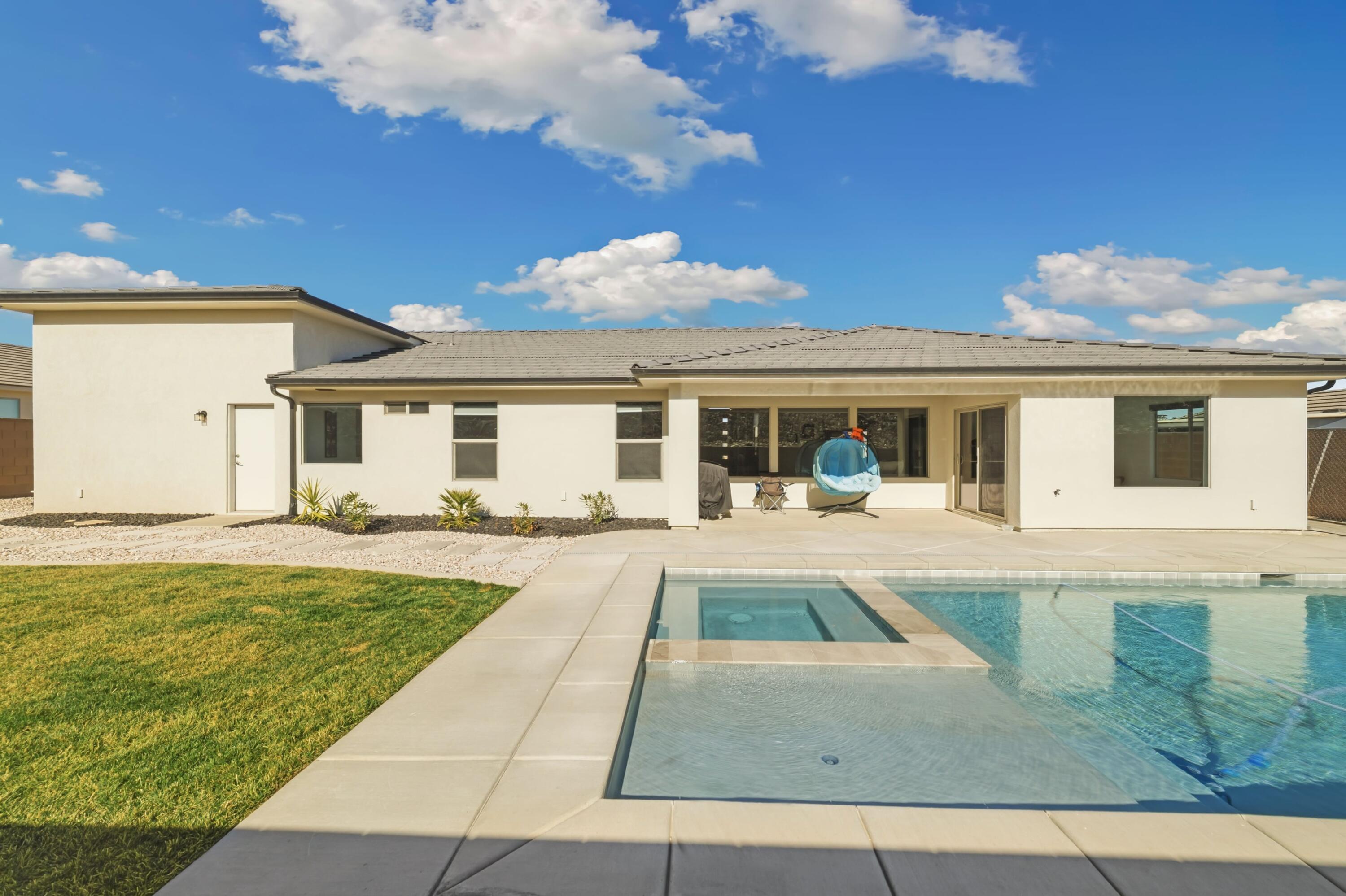 SAND RIDGE - Residential