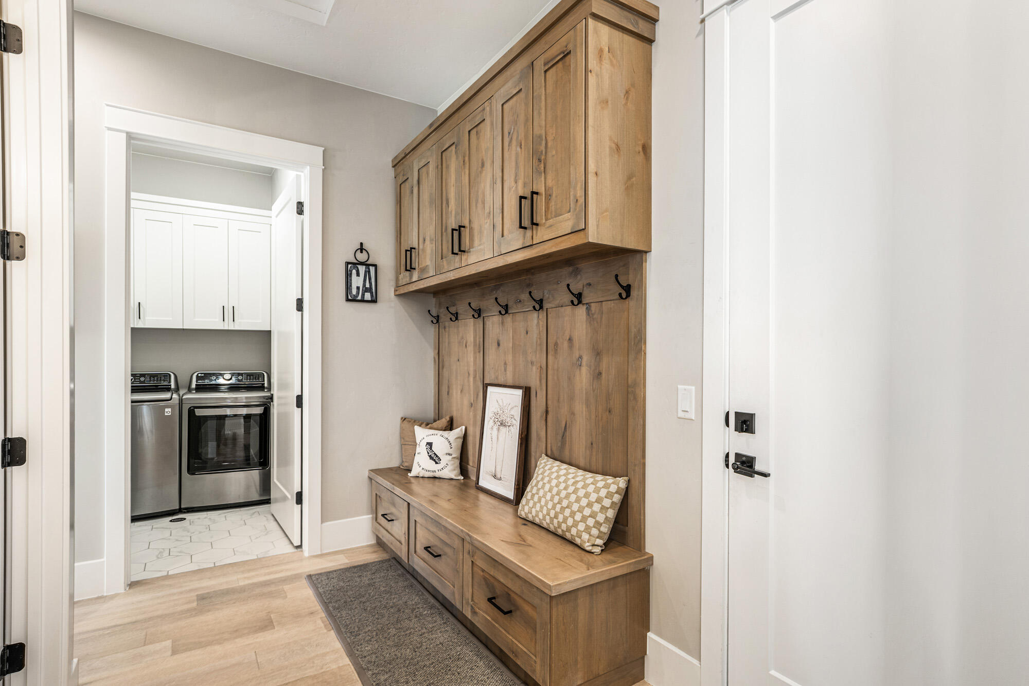 WASHINGTON VISTA - Residential