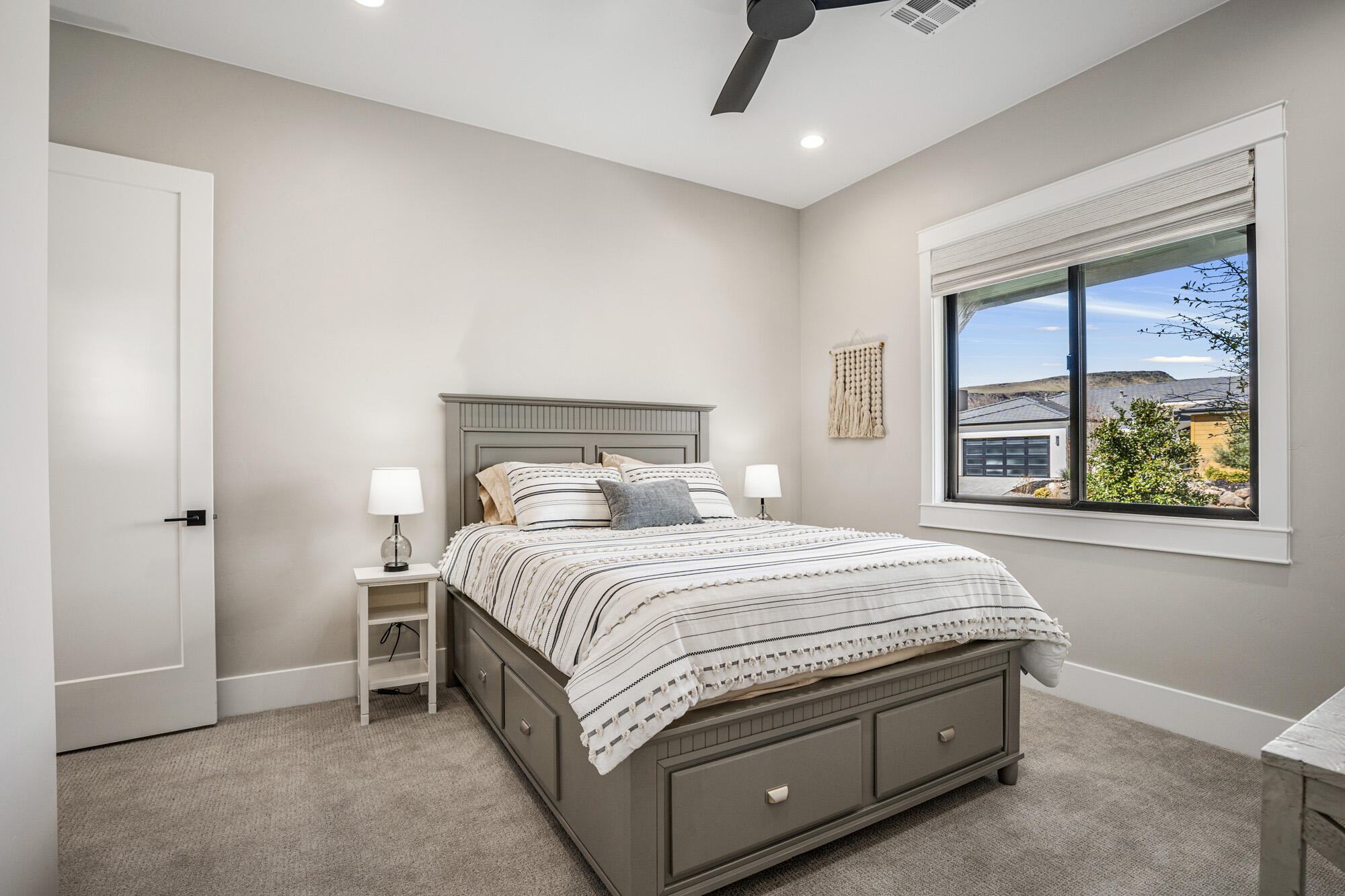 WASHINGTON VISTA - Residential