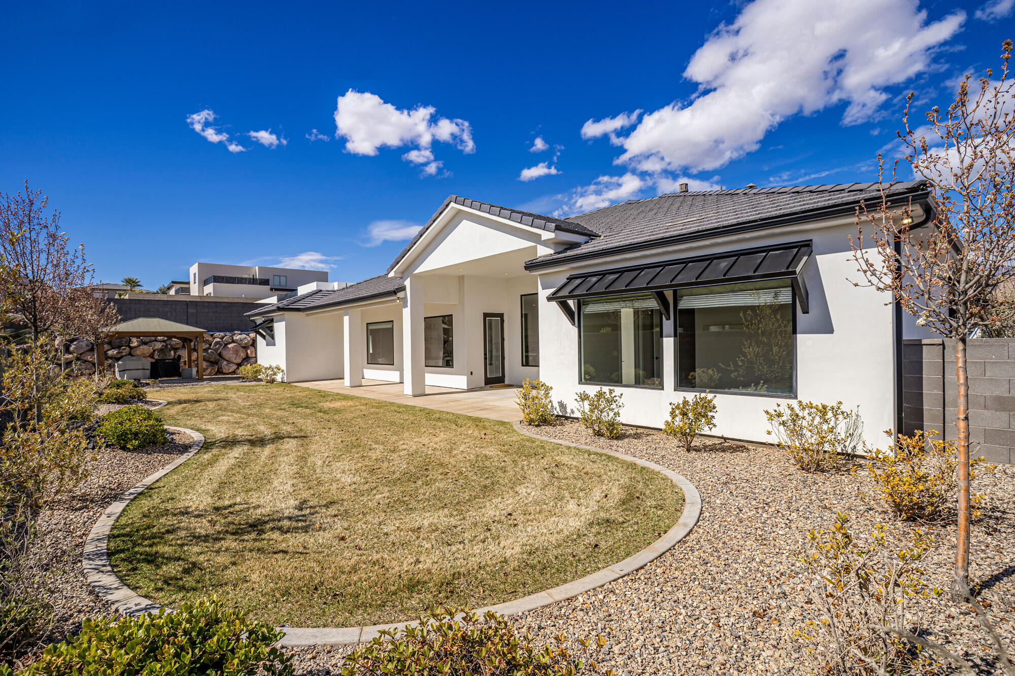 WASHINGTON VISTA - Residential