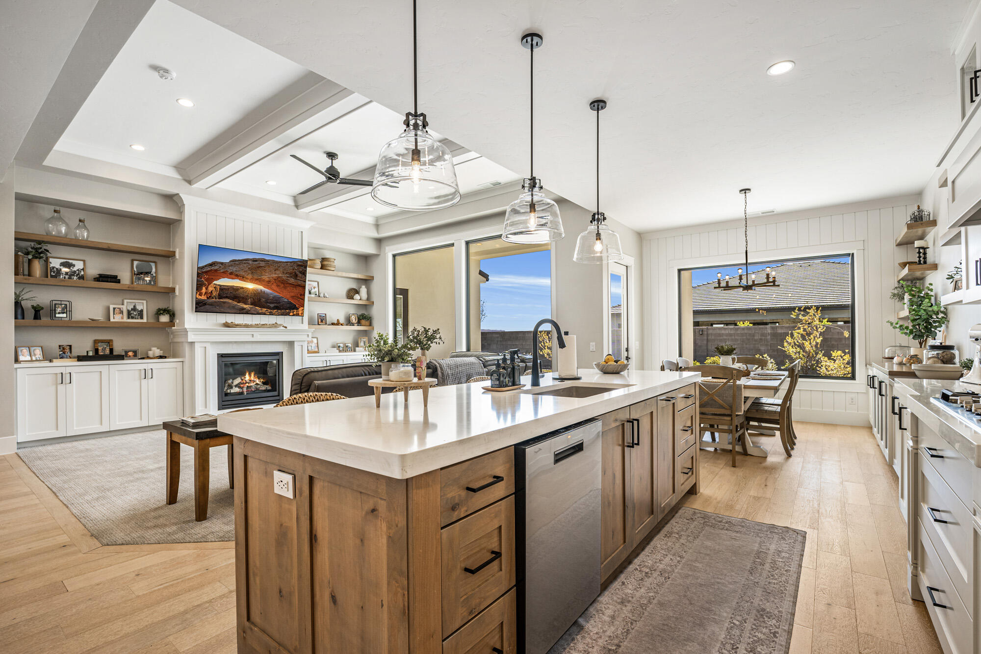 WASHINGTON VISTA - Residential