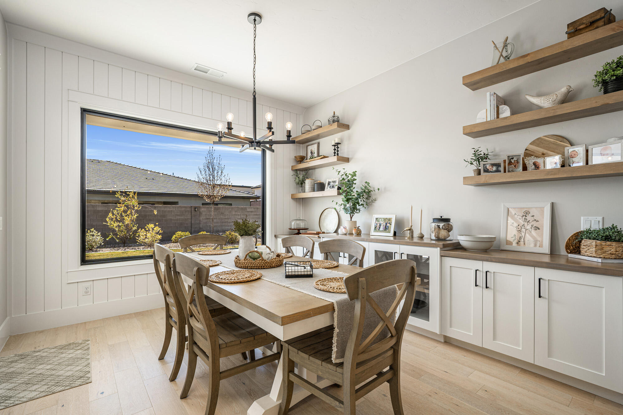 WASHINGTON VISTA - Residential