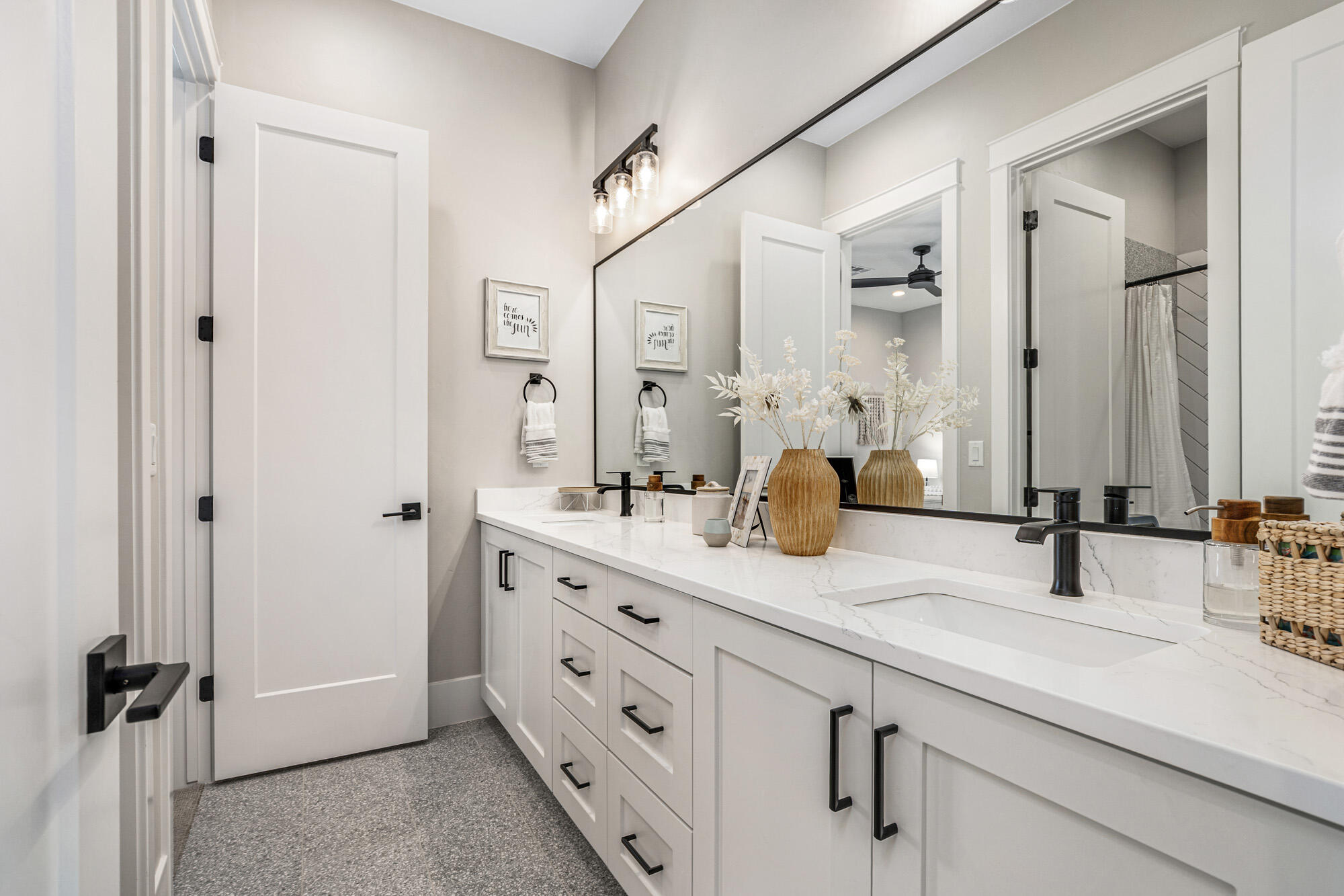 WASHINGTON VISTA - Residential