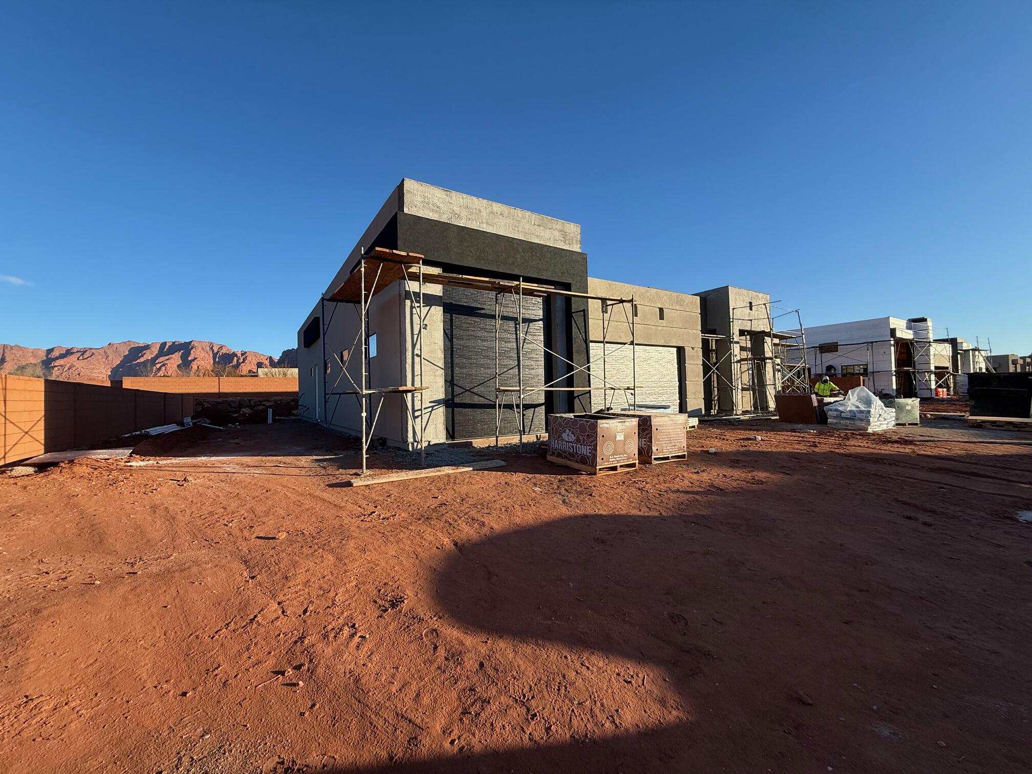 ONYX VALLEY - Residential