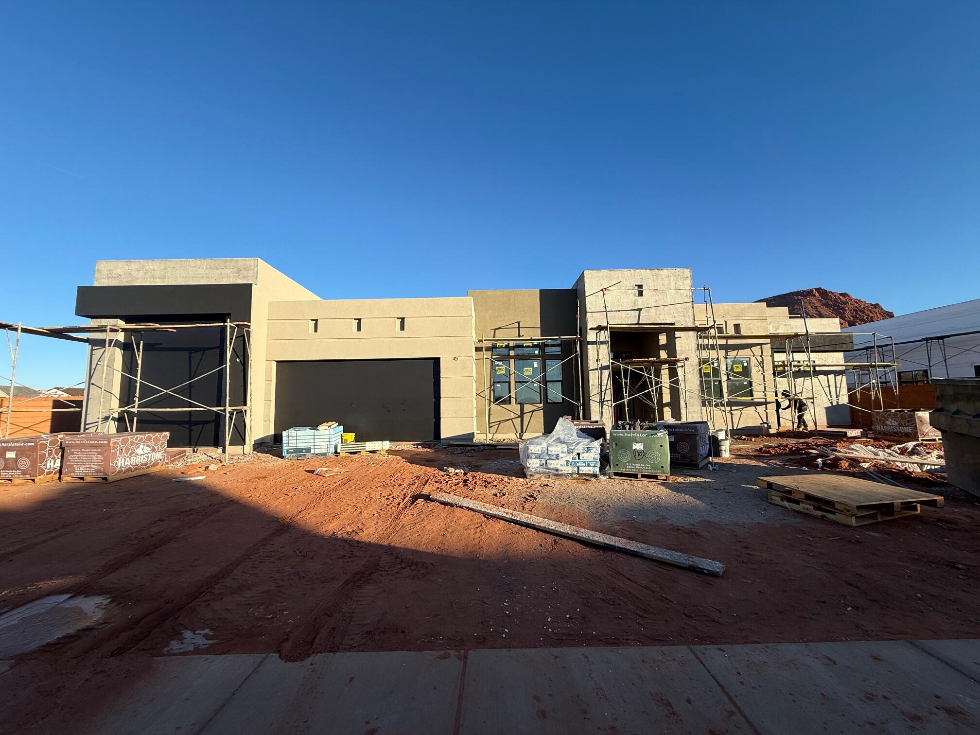 ONYX VALLEY - Residential