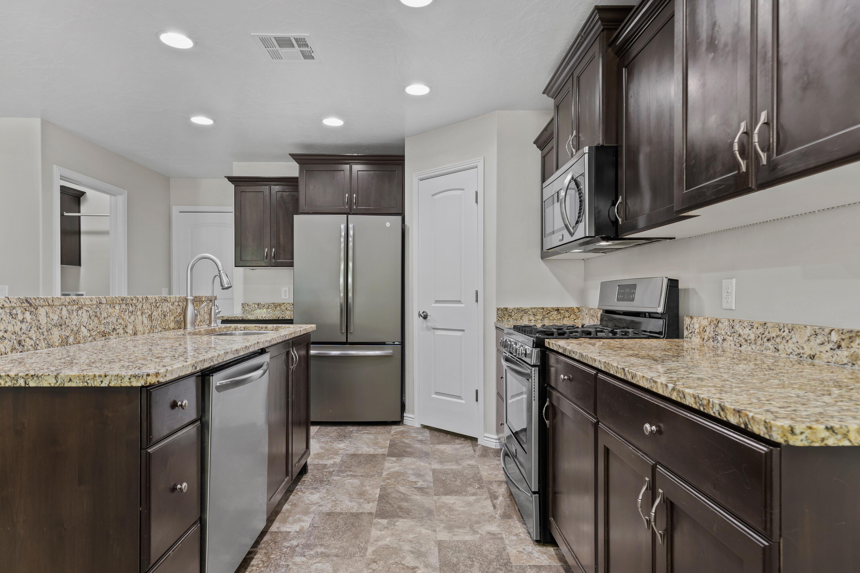 DAYBREAK PARK - Residential