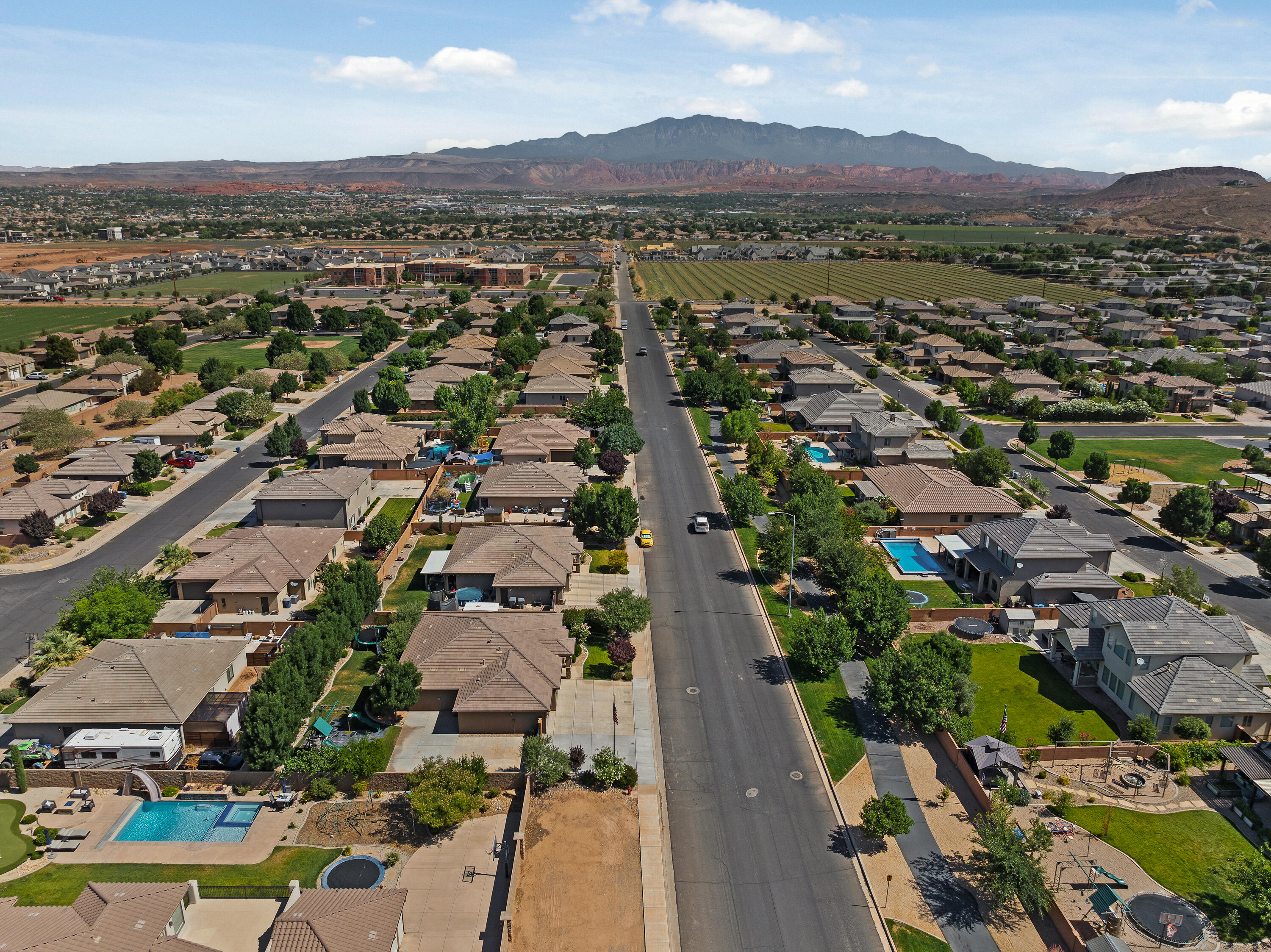 DAYBREAK PARK - Residential
