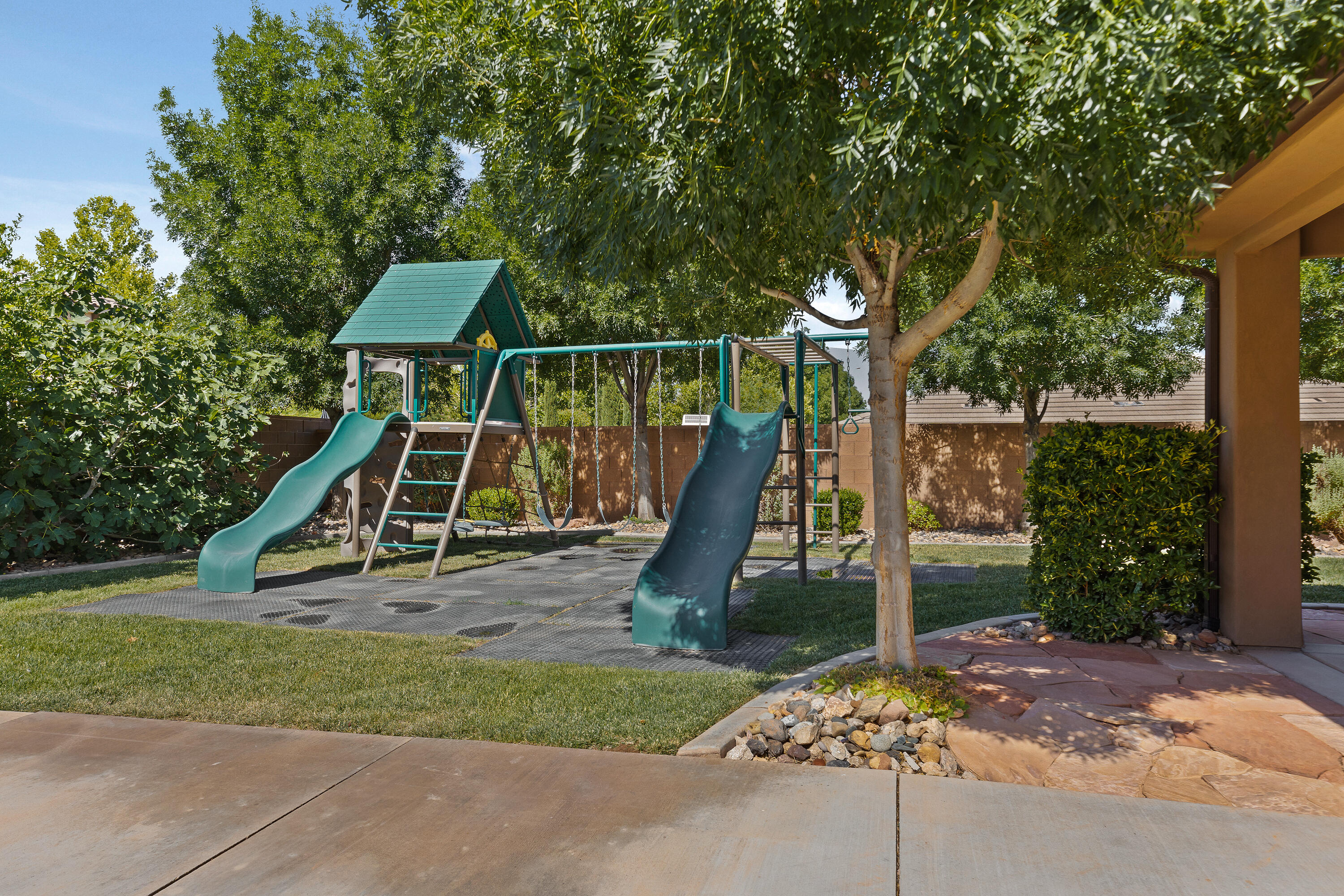 DAYBREAK PARK - Residential