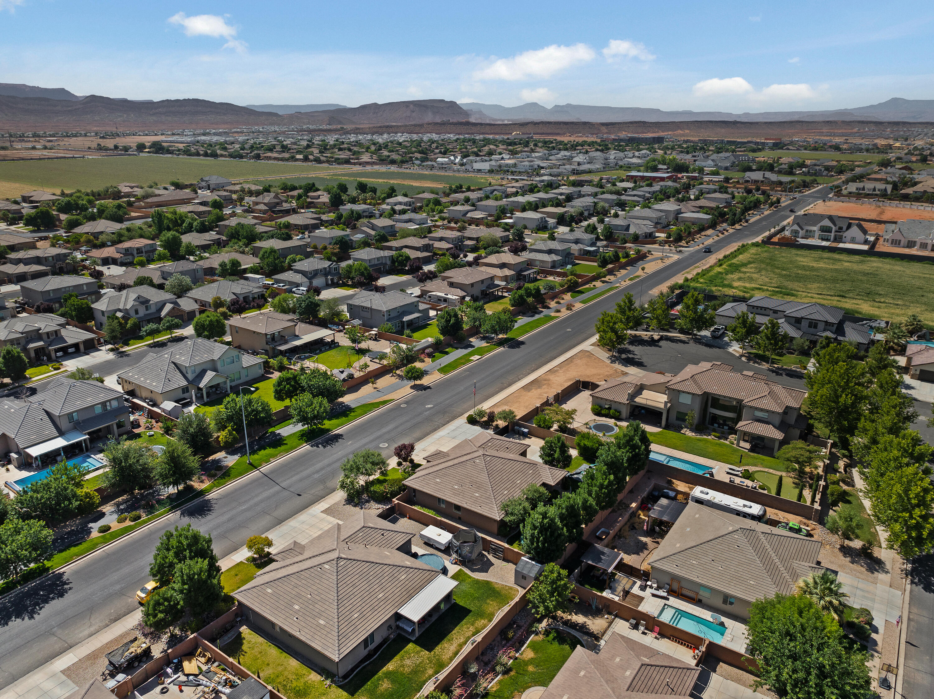 DAYBREAK PARK - Residential
