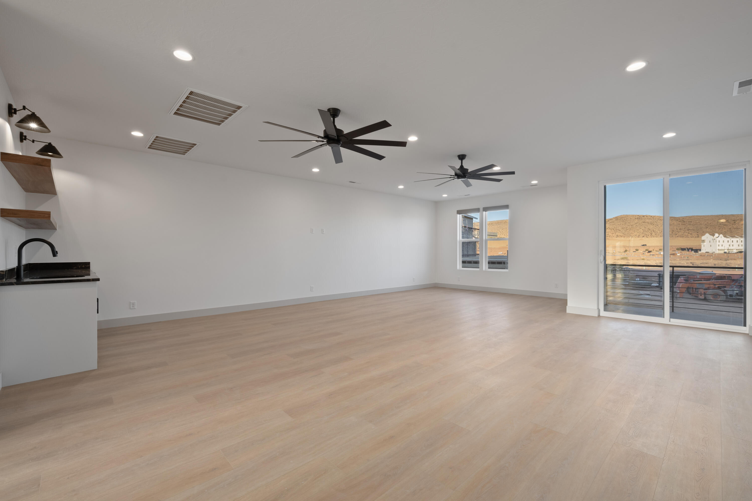 DESERT COLOR RESORT - Residential