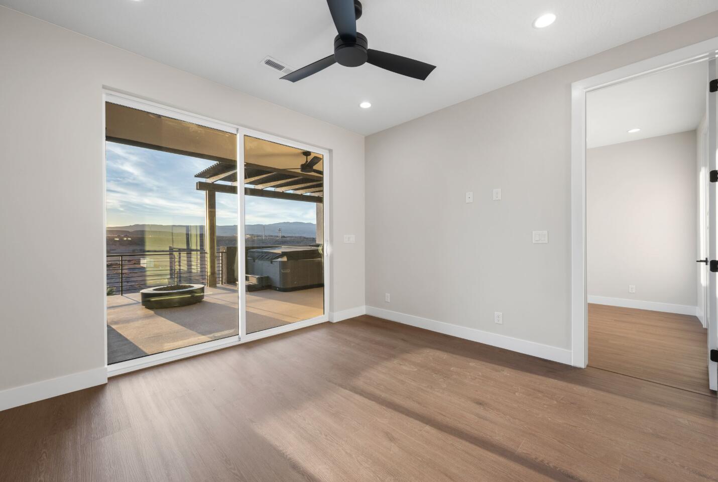 DESERT COLOR RESORT - Residential