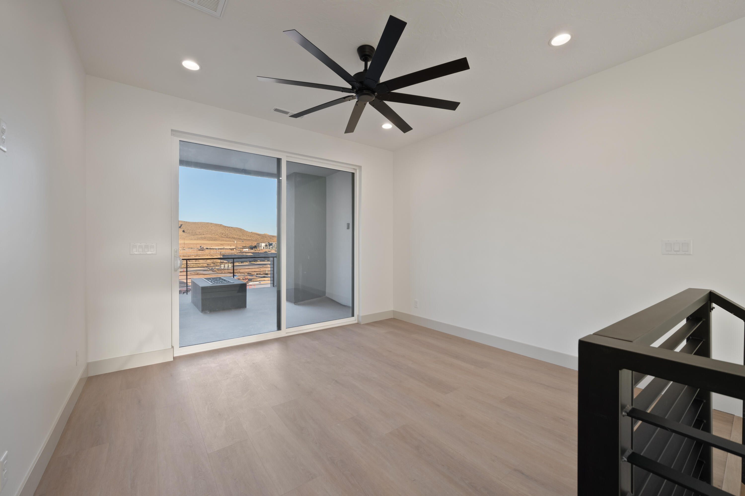 DESERT COLOR RESORT - Residential