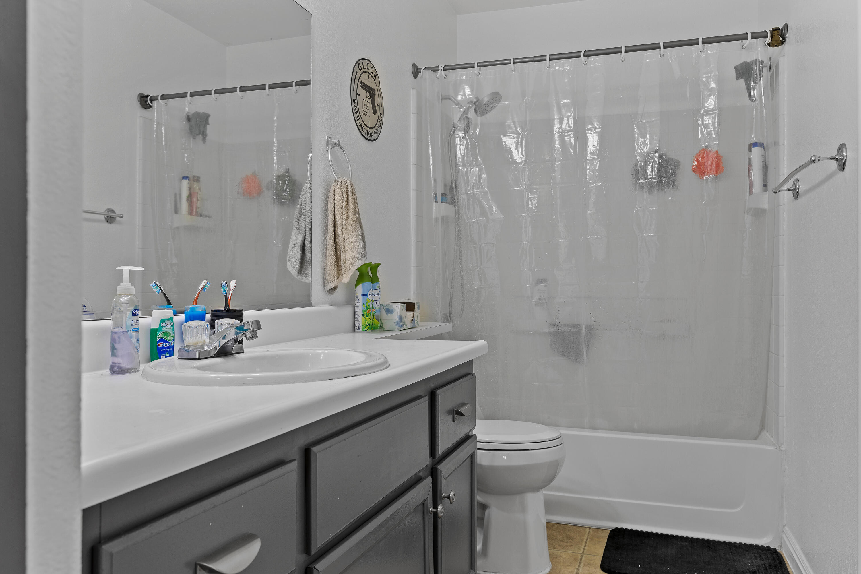 KNOLLWOOD TOWNHOMES - Residential