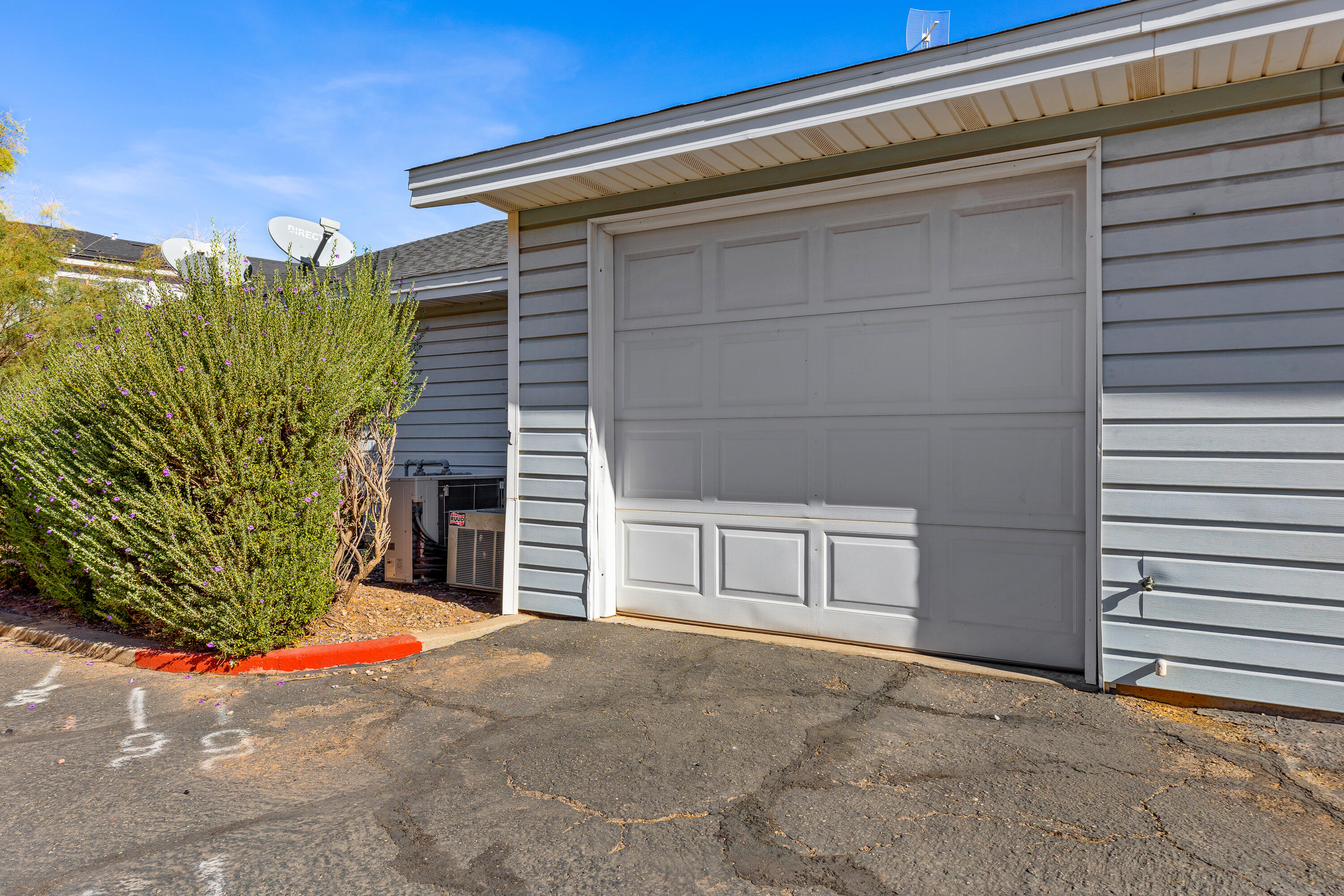 KNOLLWOOD TOWNHOMES - Residential