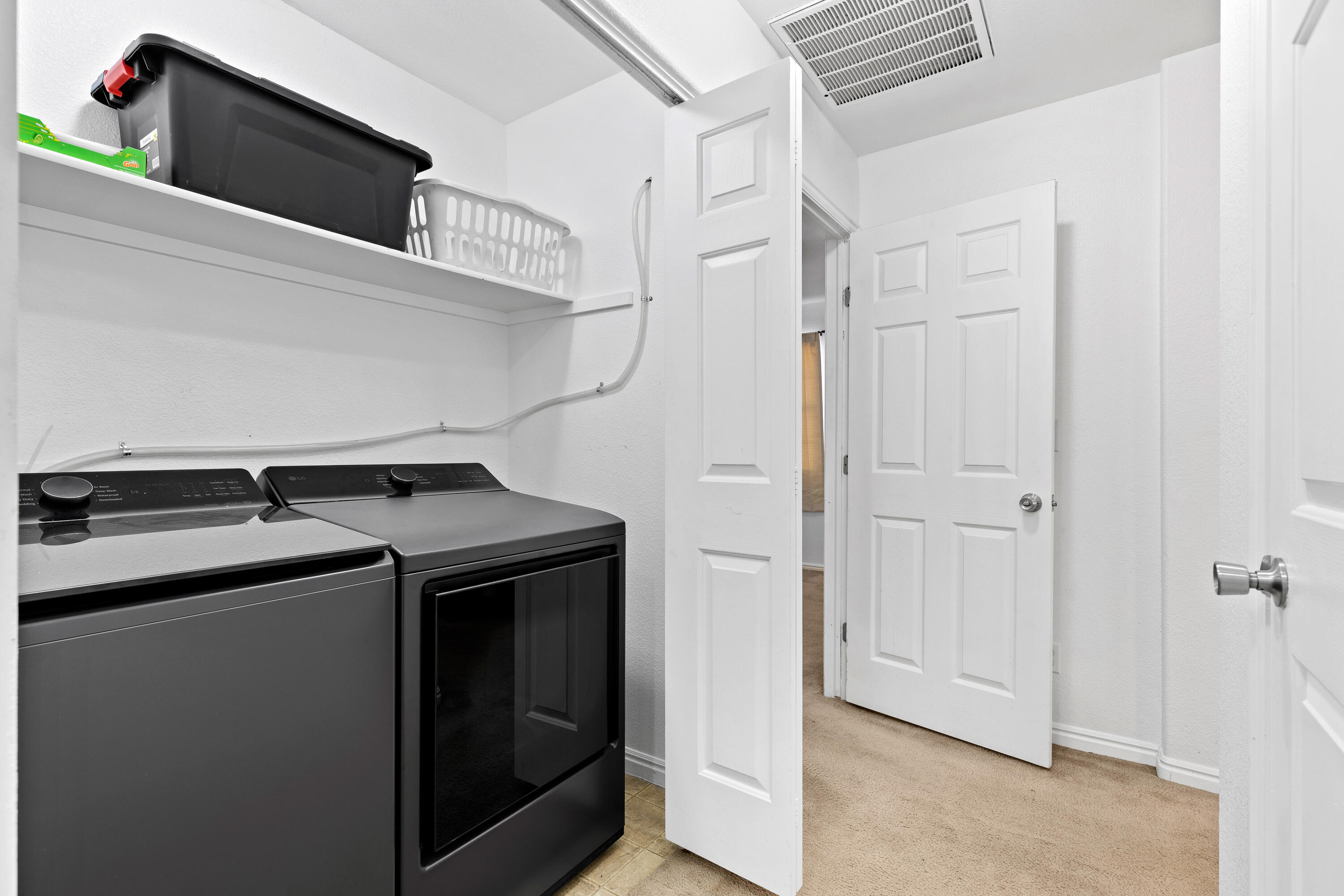 KNOLLWOOD TOWNHOMES - Residential