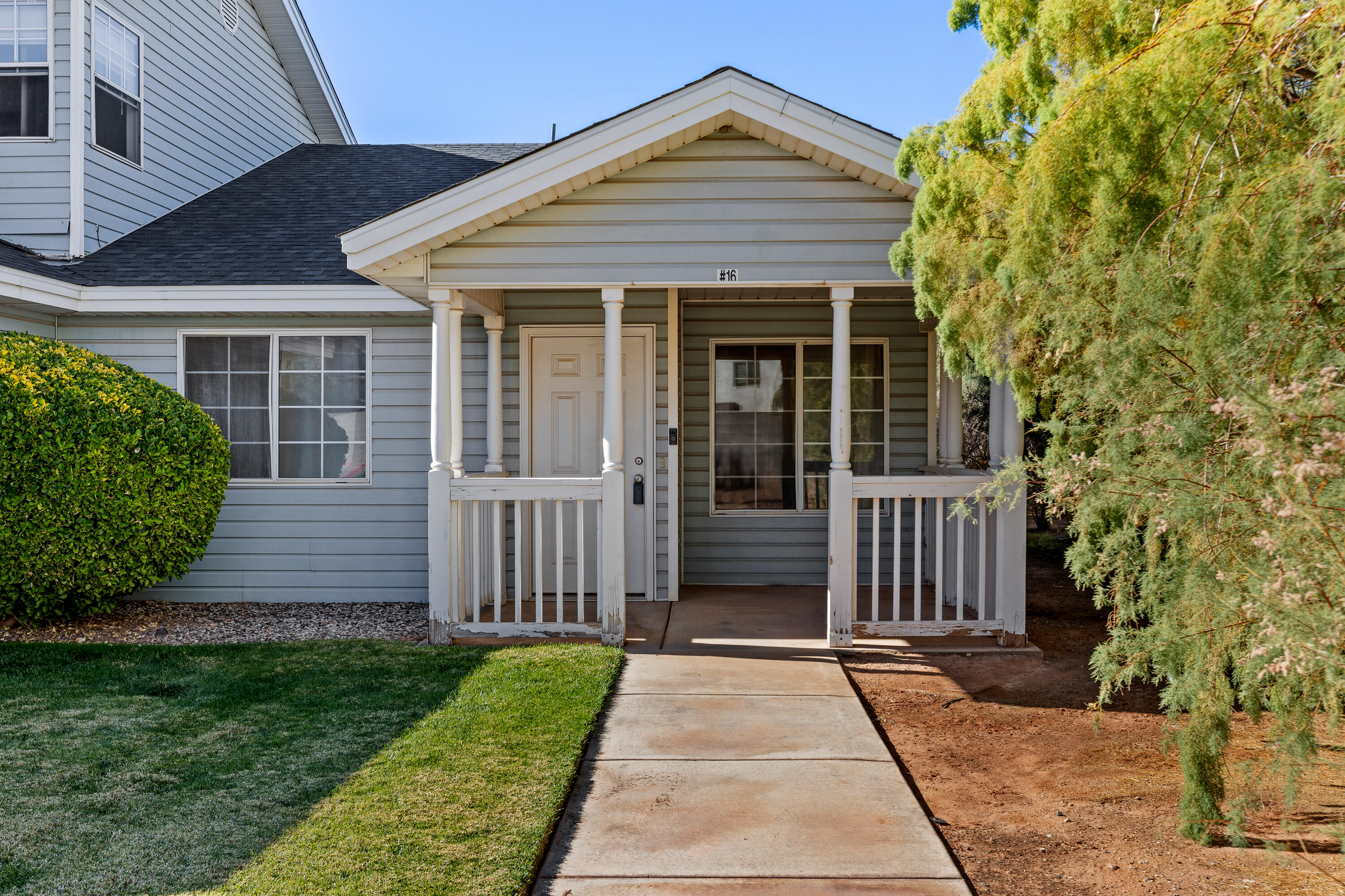 KNOLLWOOD TOWNHOMES - Residential